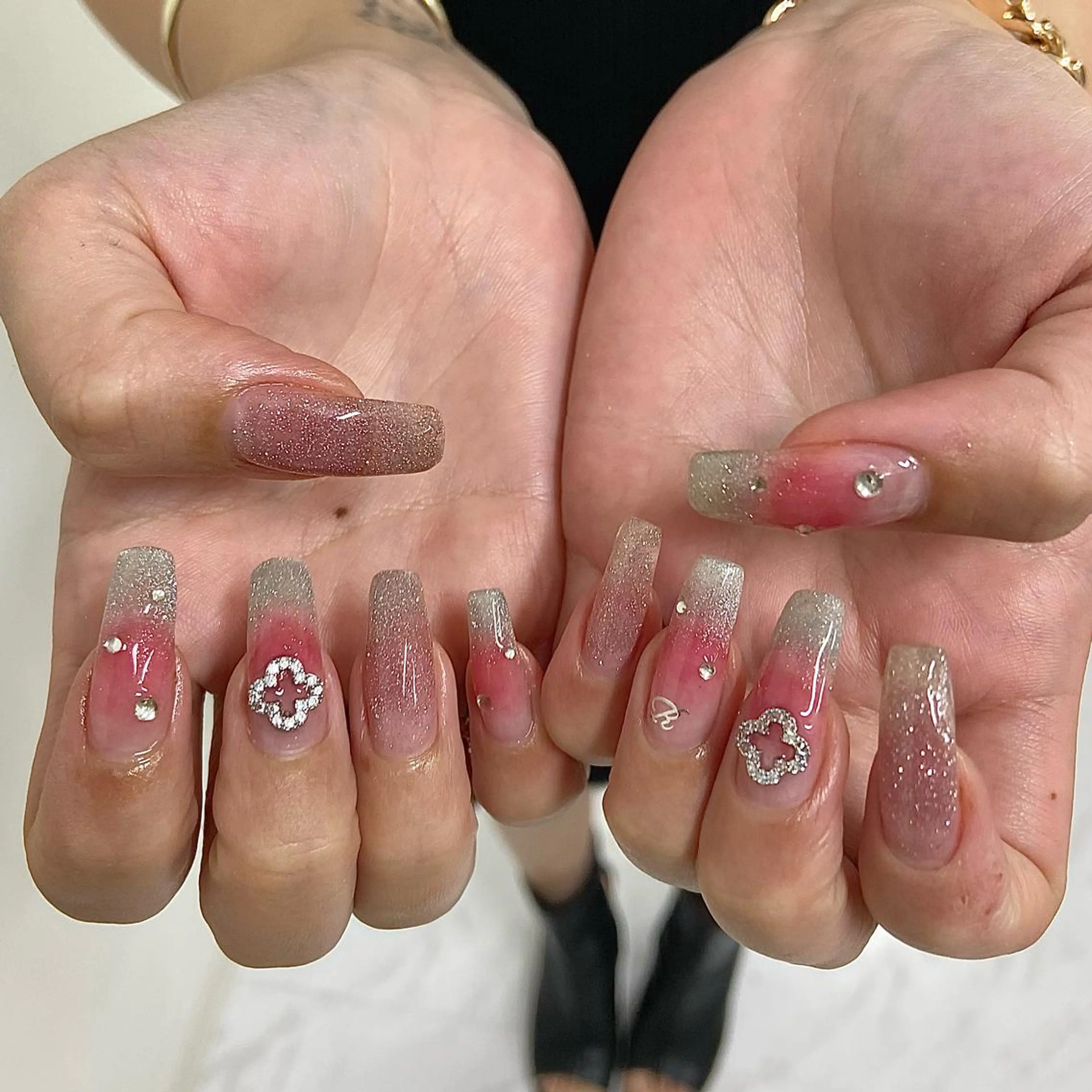 ネイル ハンドネイル HIKARI 4uまつ毛ネイルのネイルデザイン