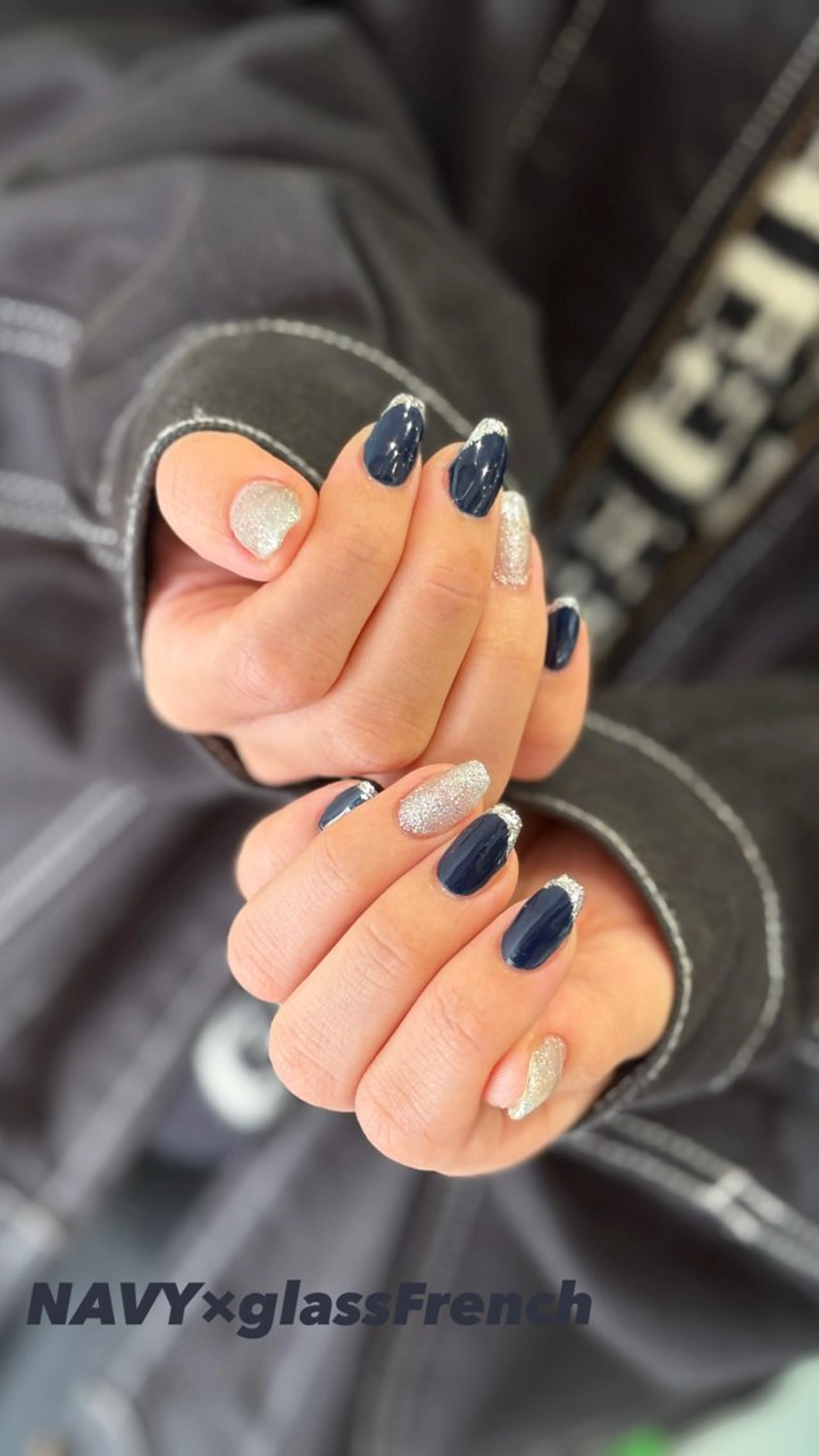 ネイル フレンチネイル ガラスフレンチ ネイビー 手島 美空のネイルデザイン