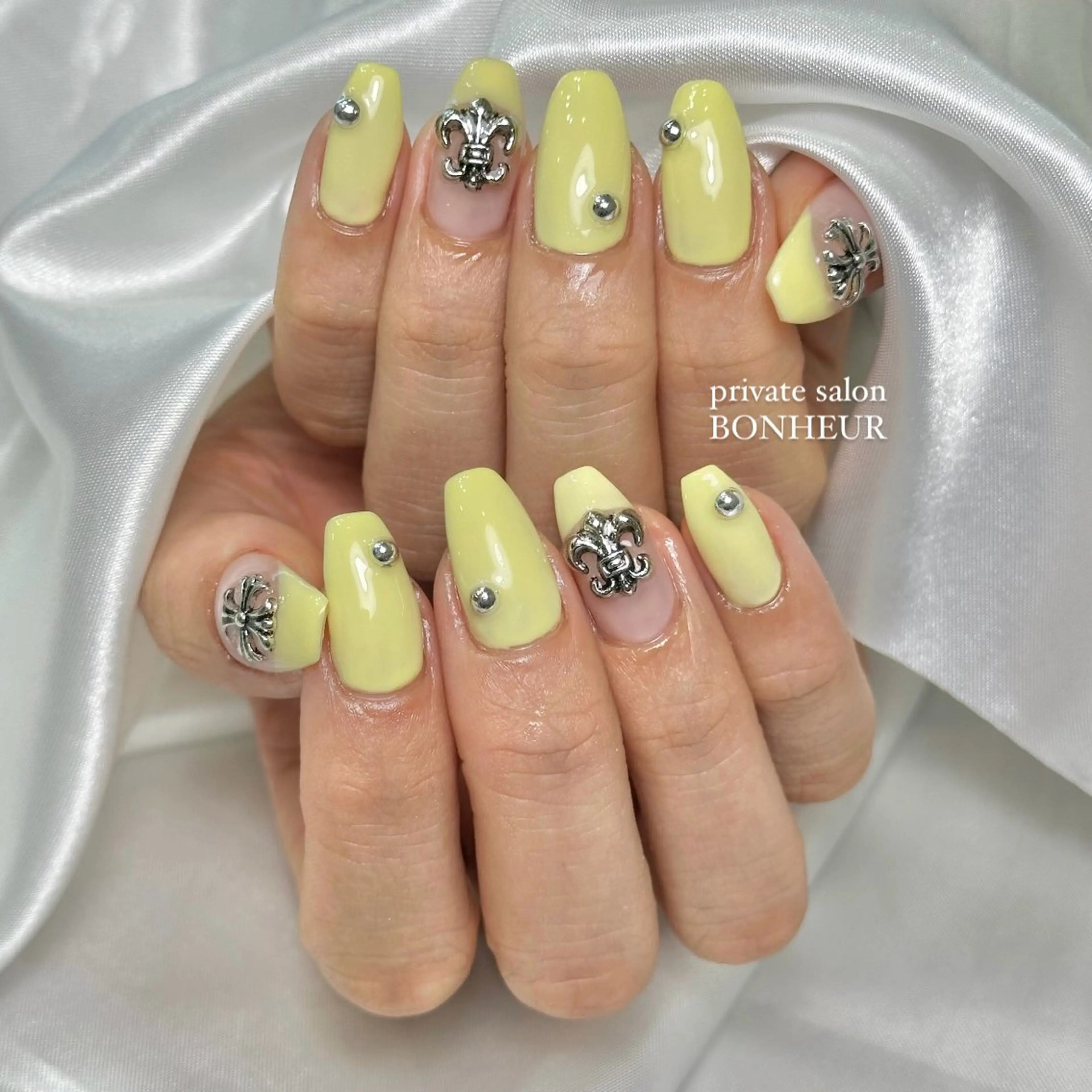 ネイル ハンドネイル BONHEUR Annaのネイルデザイン