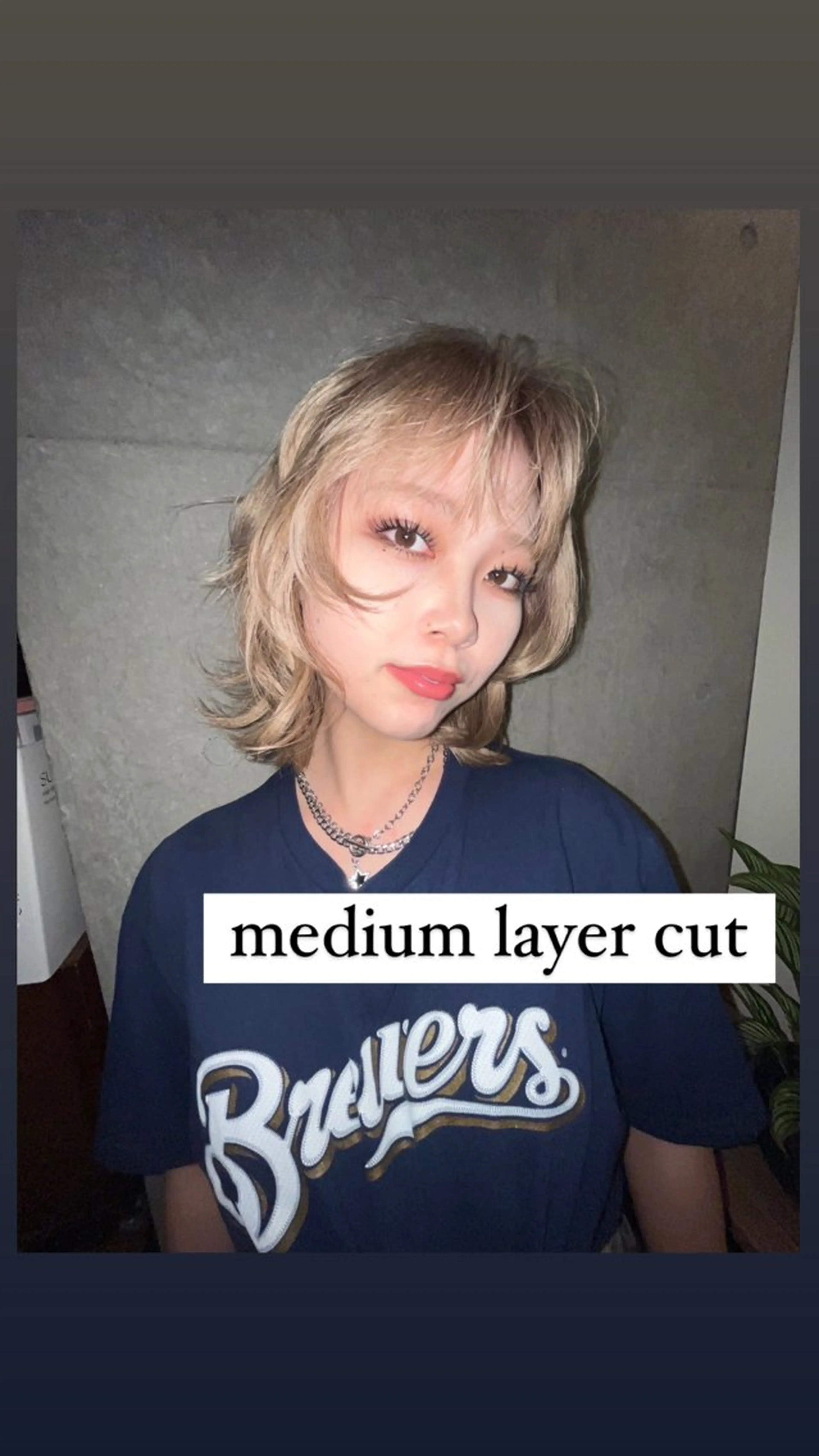 ミディアム ミディアムレイヤー 伸ばしかけ レイヤーカット カット レイヤーカット\ウル フ　chinatsuのヘアスタイル