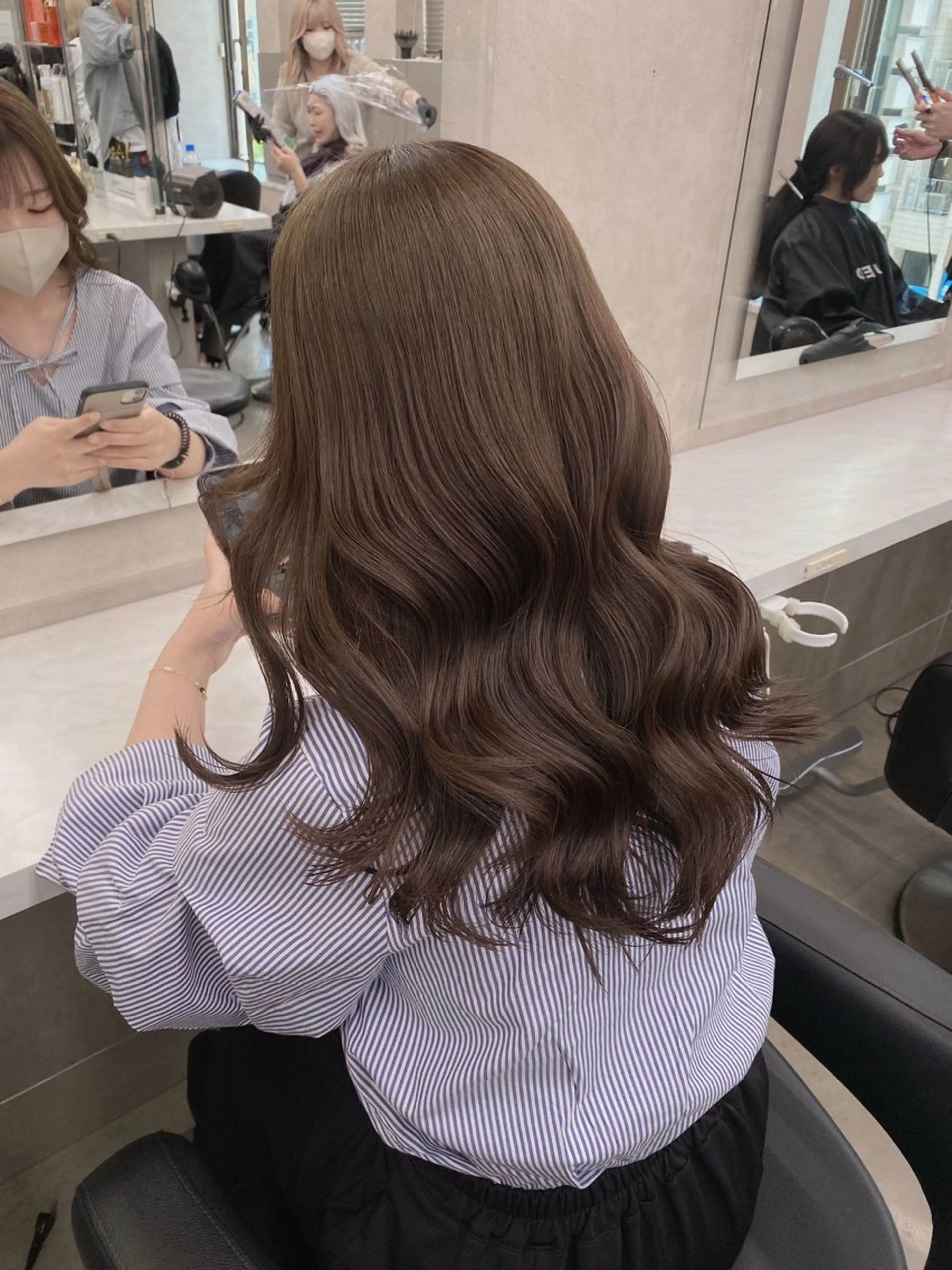 カラー ヘアカラー トリートメント 韓国レイヤー似合わせ 透明感カラー飛我💗のヘアスタイル