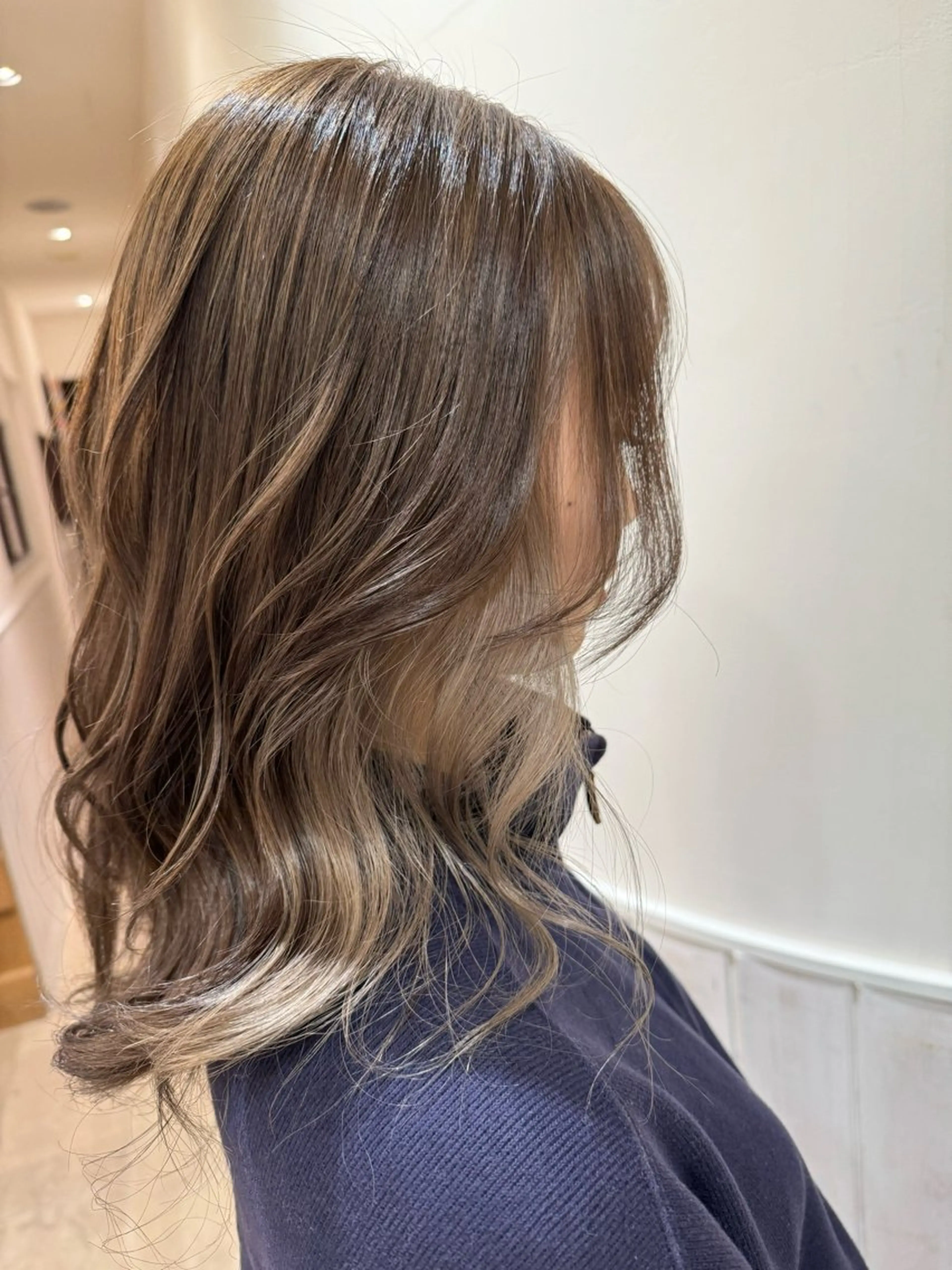 セミロング カラー ベージュカラー インナーカラー 透け感カラー🌿 小島 りなのヘアスタイル