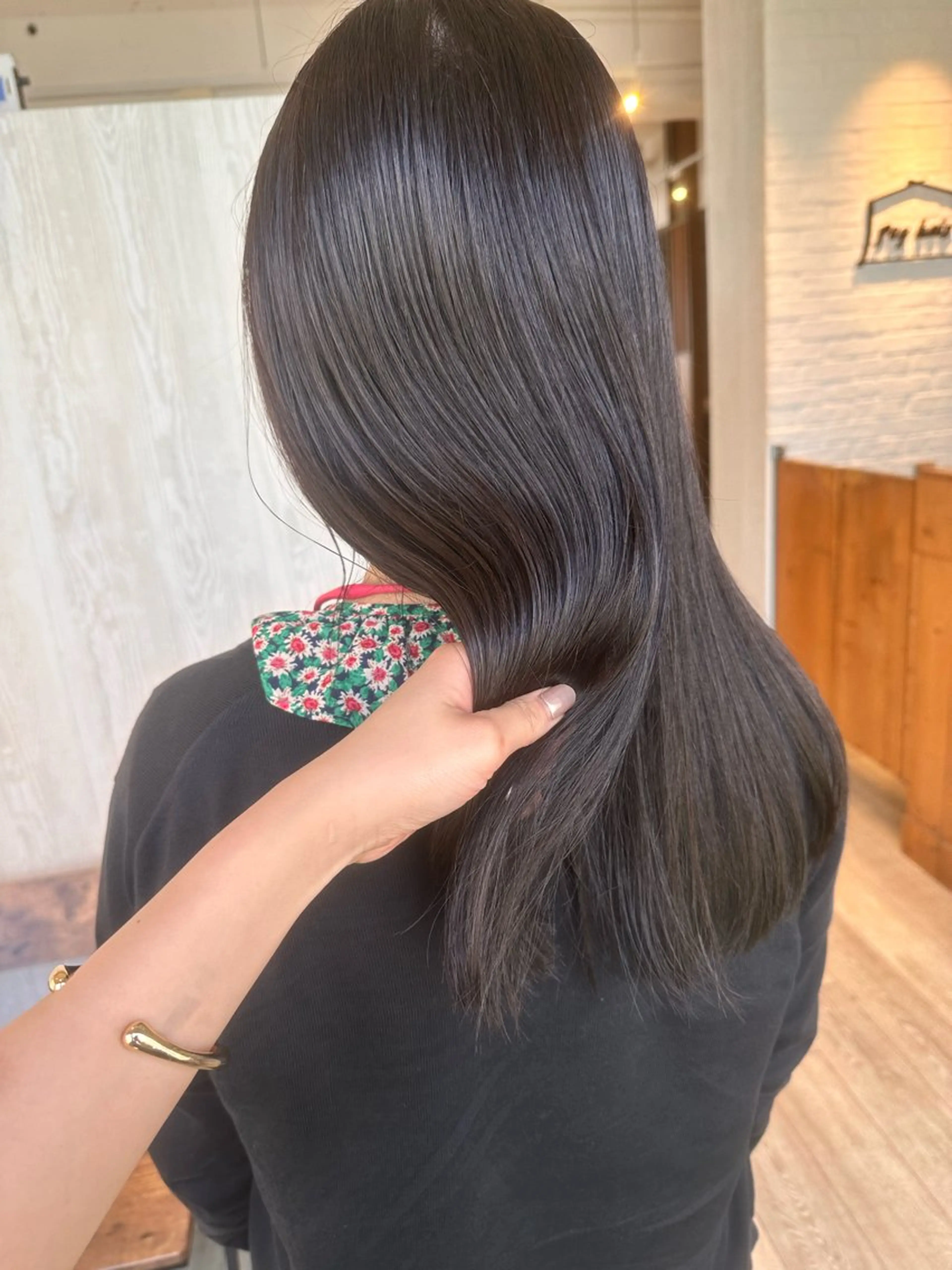 ミディアム ブリーチカラー🫧 森　凪沙のヘアスタイル