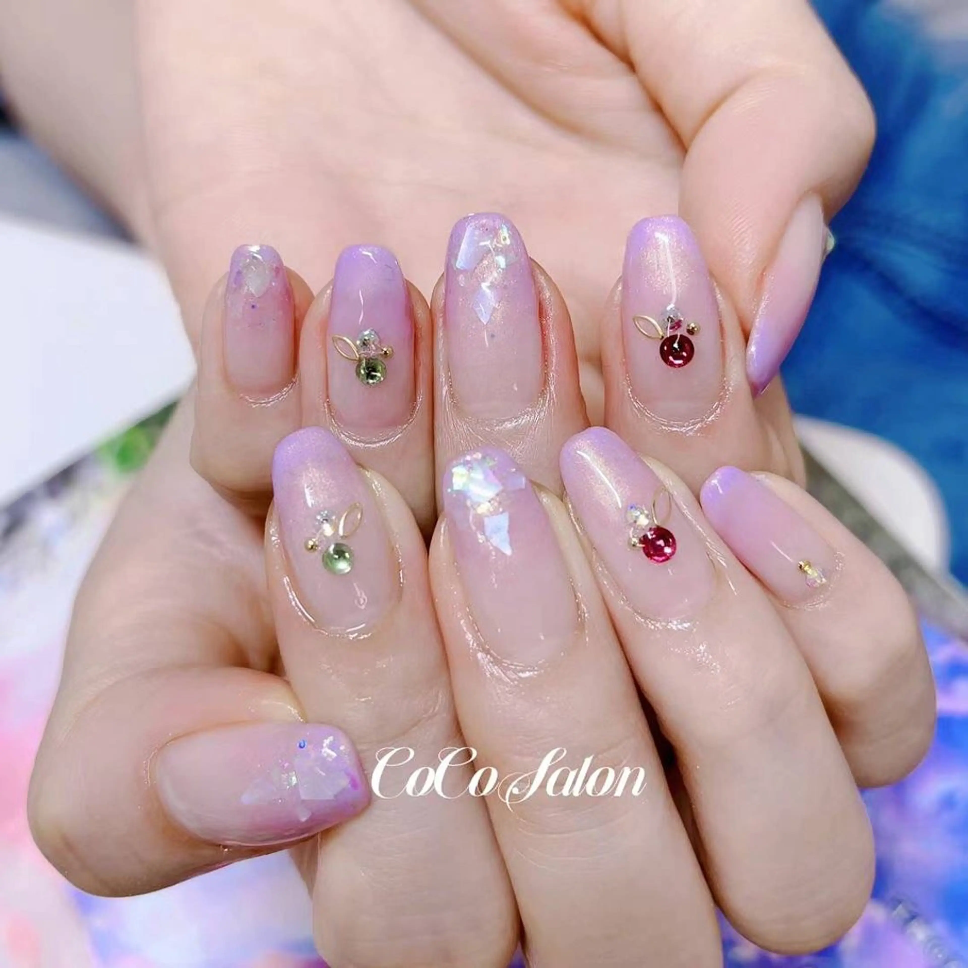 ネイル グラデーション ホログラムネイル キラキラネイル パープル 春ネイル CoCo Salon ネイル/睫毛/脱毛のネイルデザイン