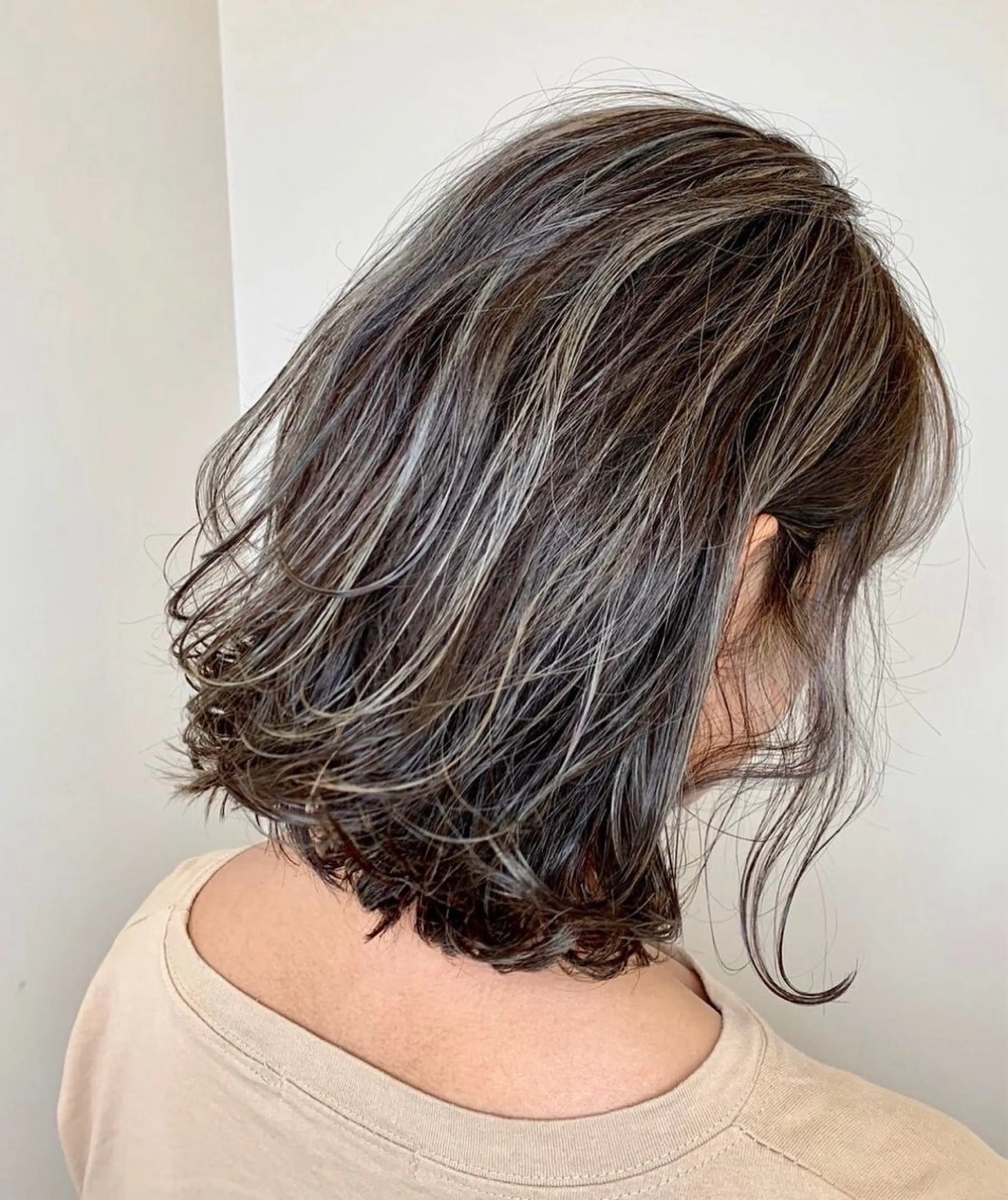 カラー 林 美月のヘアスタイル