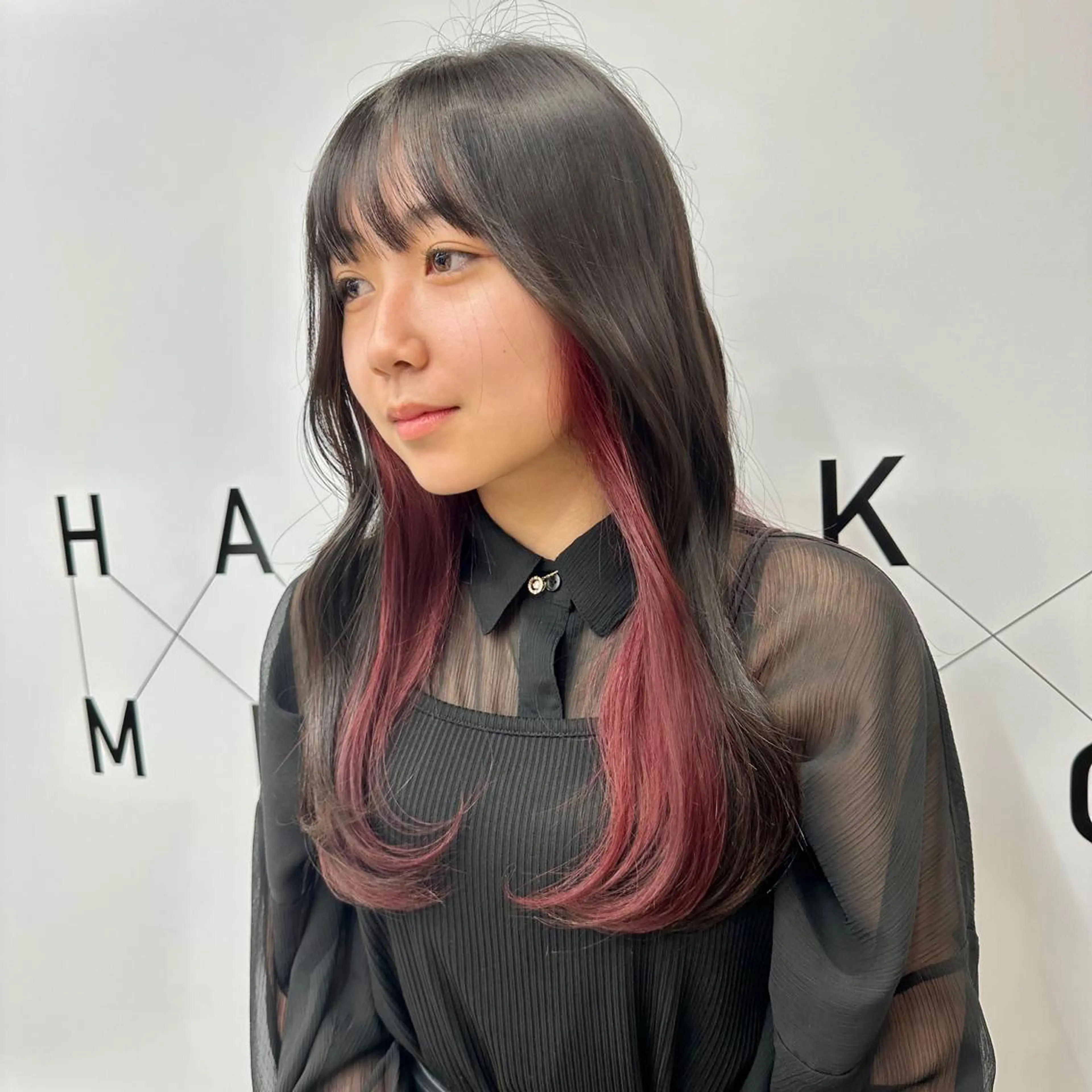 【⭐️ 過去最高のハリツヤと大人気インナーカラー⭐️】インナーブリーチ ＋ カラー＋業界最先端HMトリートメントの写真