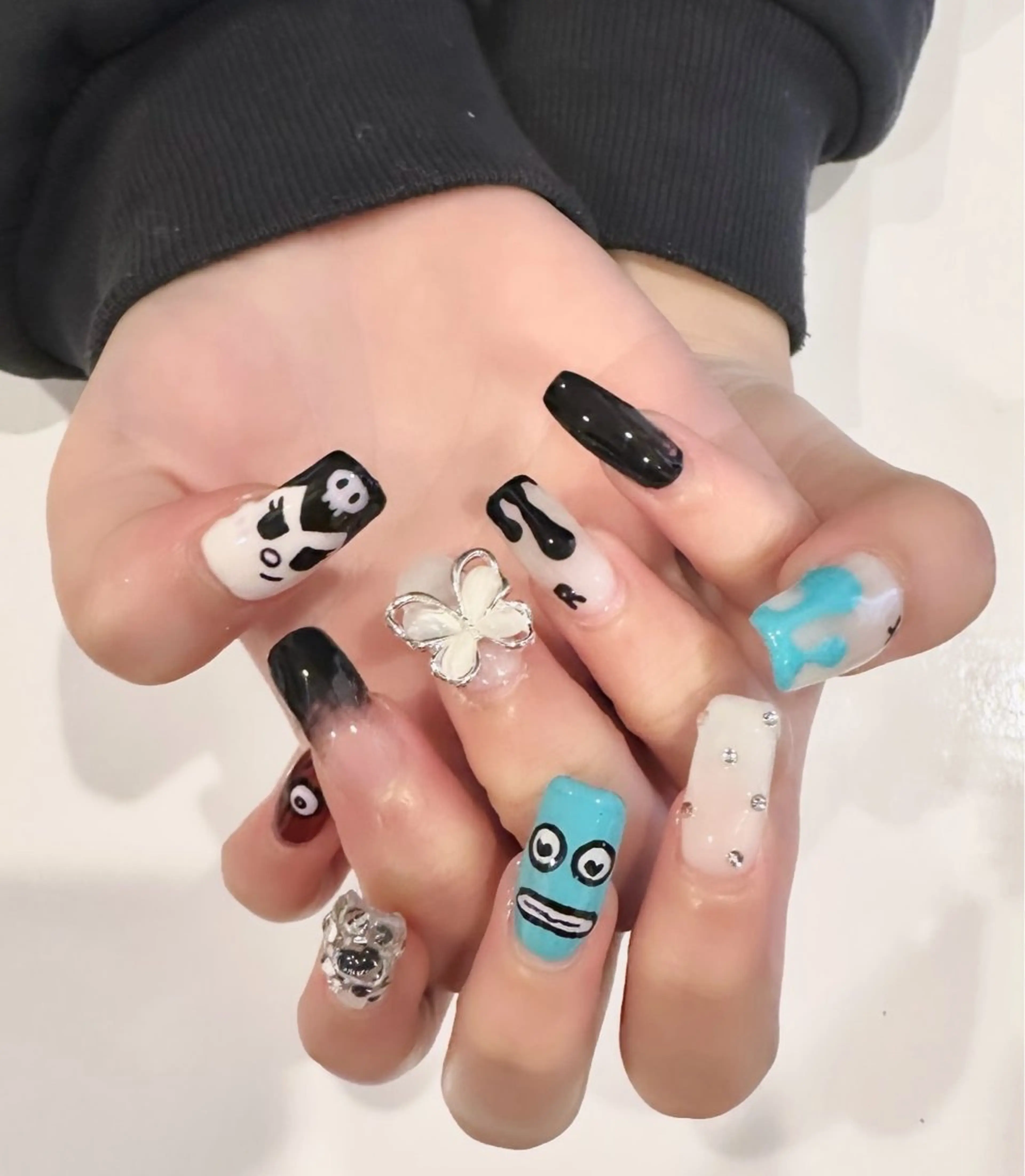 ネイル le'a スタッフのネイルデザイン