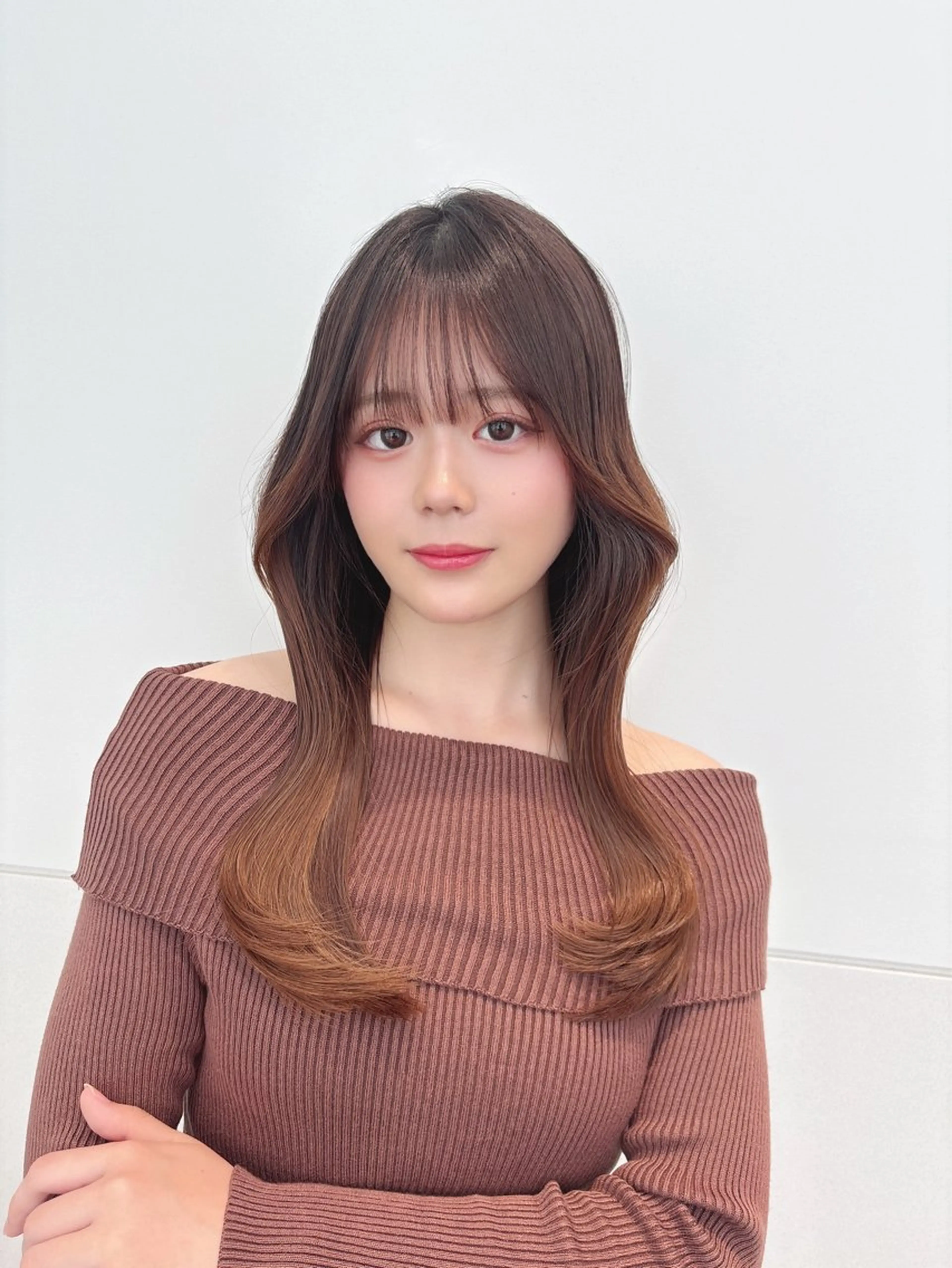 ロング カラー ベージュカラー ショコラベージュ 顔まわりレイヤー 顔周りカット レイヤーカット カット ヘアカラー トリートメント 🍀本格ヘッドスパ 👑髪質改善🍀英司のヘアスタイル