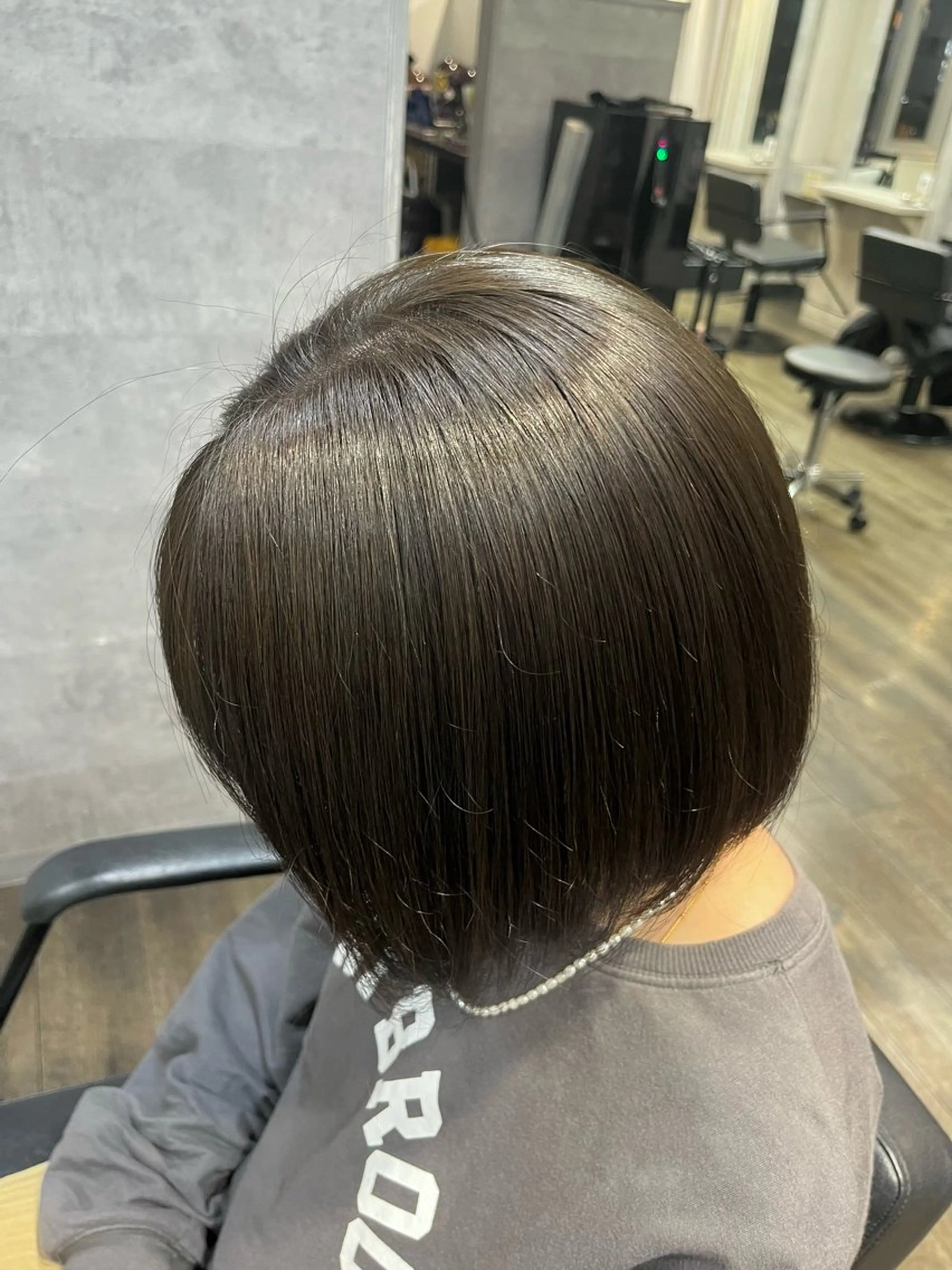 ミディアム カラー オリーブカラー 木寺 樹莉のヘアスタイル
