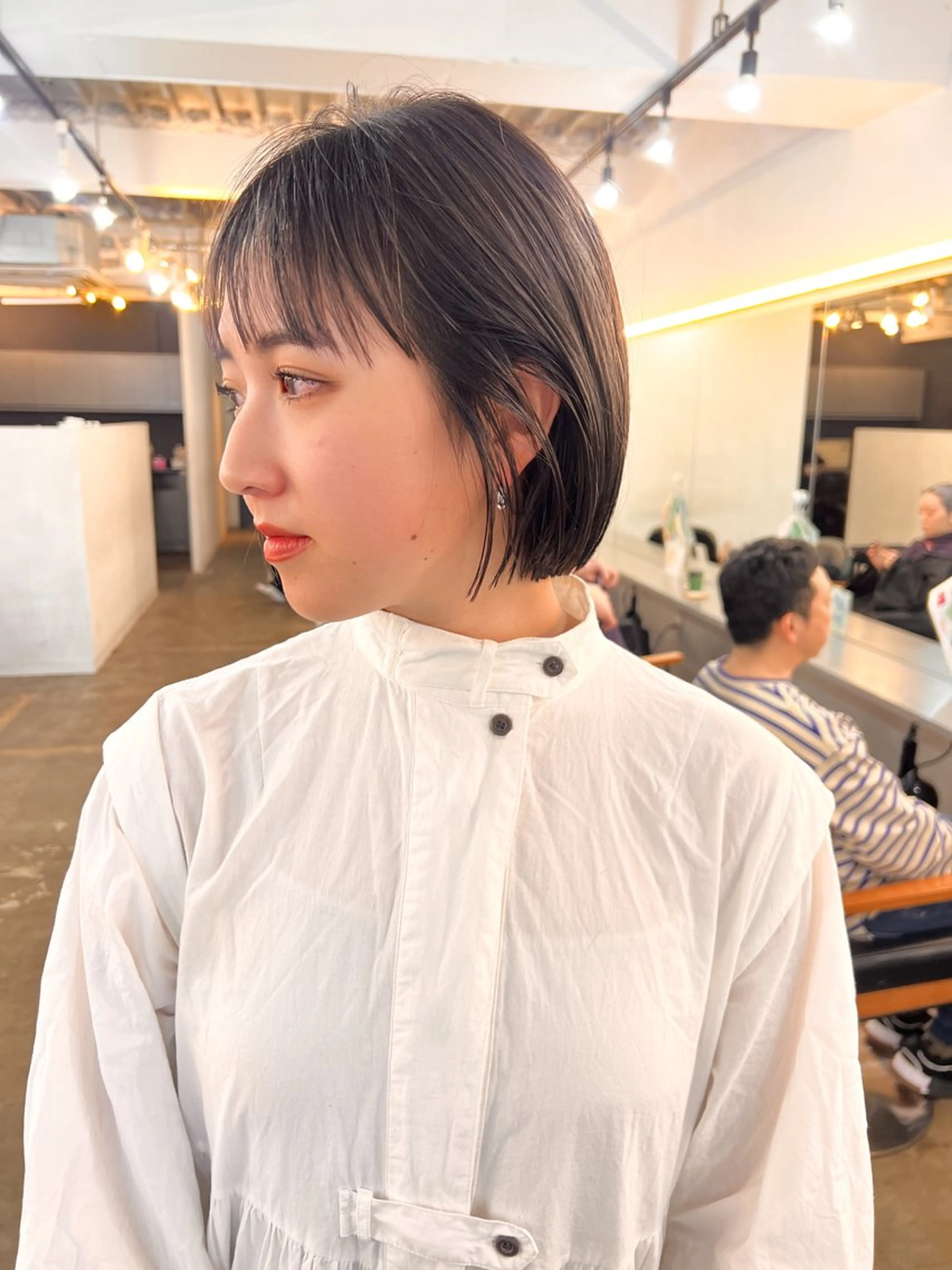 ショート カラー ブリーチ グラデーションカラー グレージュ ボブ カット ヘアカラー トリートメント レイヤーカット/ 火ノ見🪡のヘアスタイル