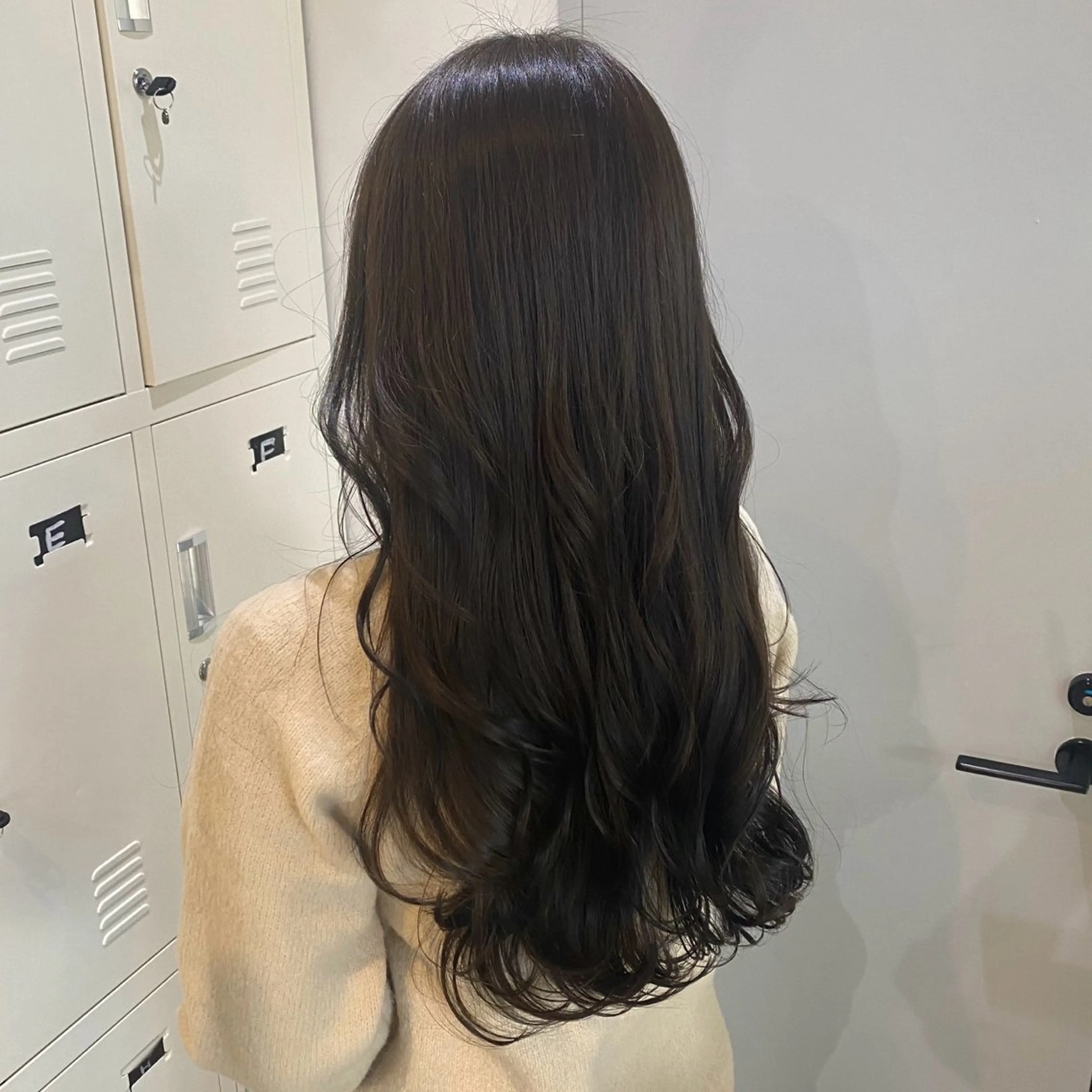 ロング カラー レイヤーカット 烏丸/顔周りカット/ くびれヘア/奈実のヘアスタイル