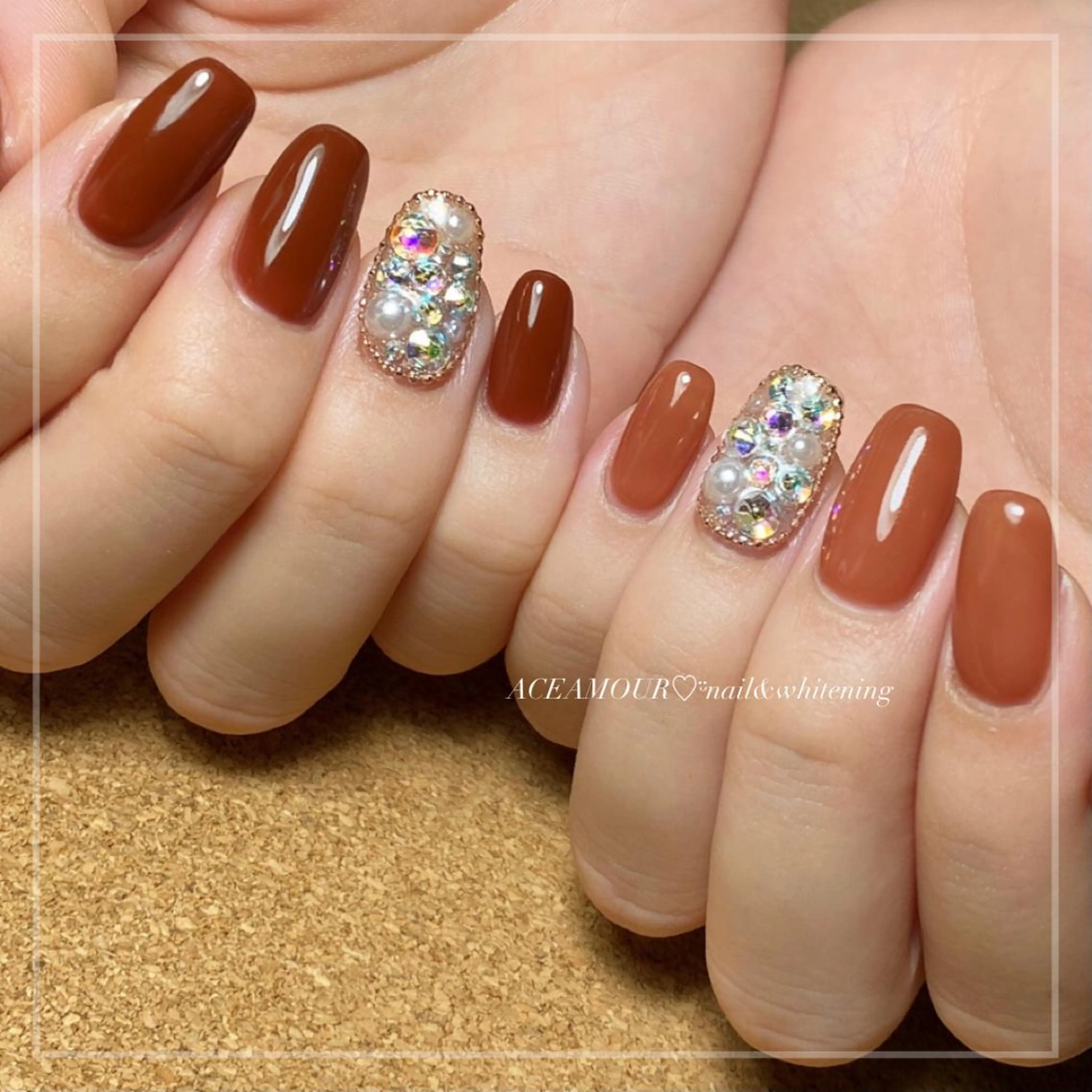 ネイル ジェルネイル キラキラネイル ワンカラーネイル ネイル/耳つぼ /新ホワイトニングのネイルデザイン