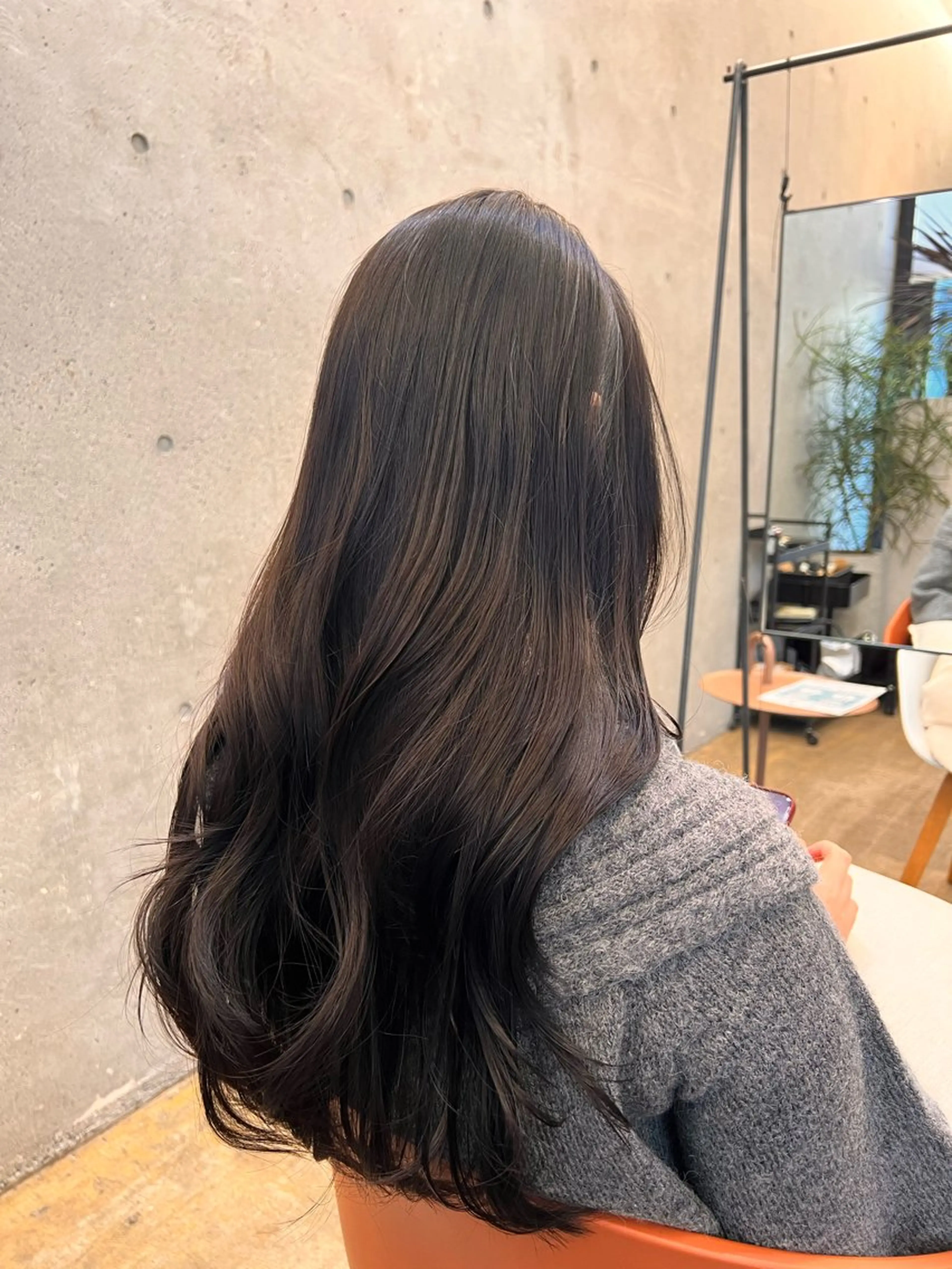 ロング カラー 透明感カラー オレンジ ヘアカラー トリートメント ムツキ/品のある 艶カラー/縮毛矯正のヘアスタイル