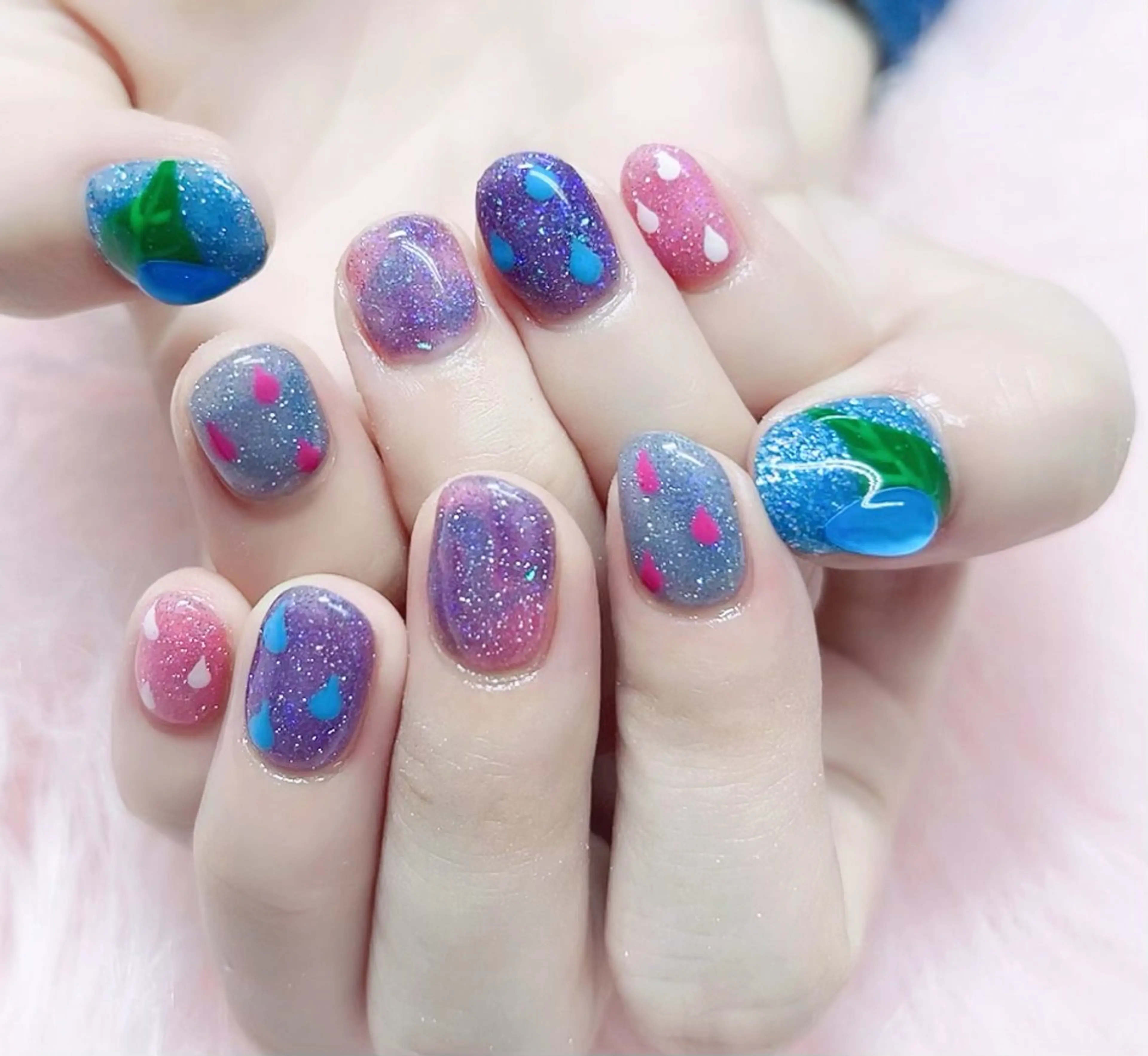 ネイル ハンドネイル MoonNail ユリ🌸のネイルデザイン