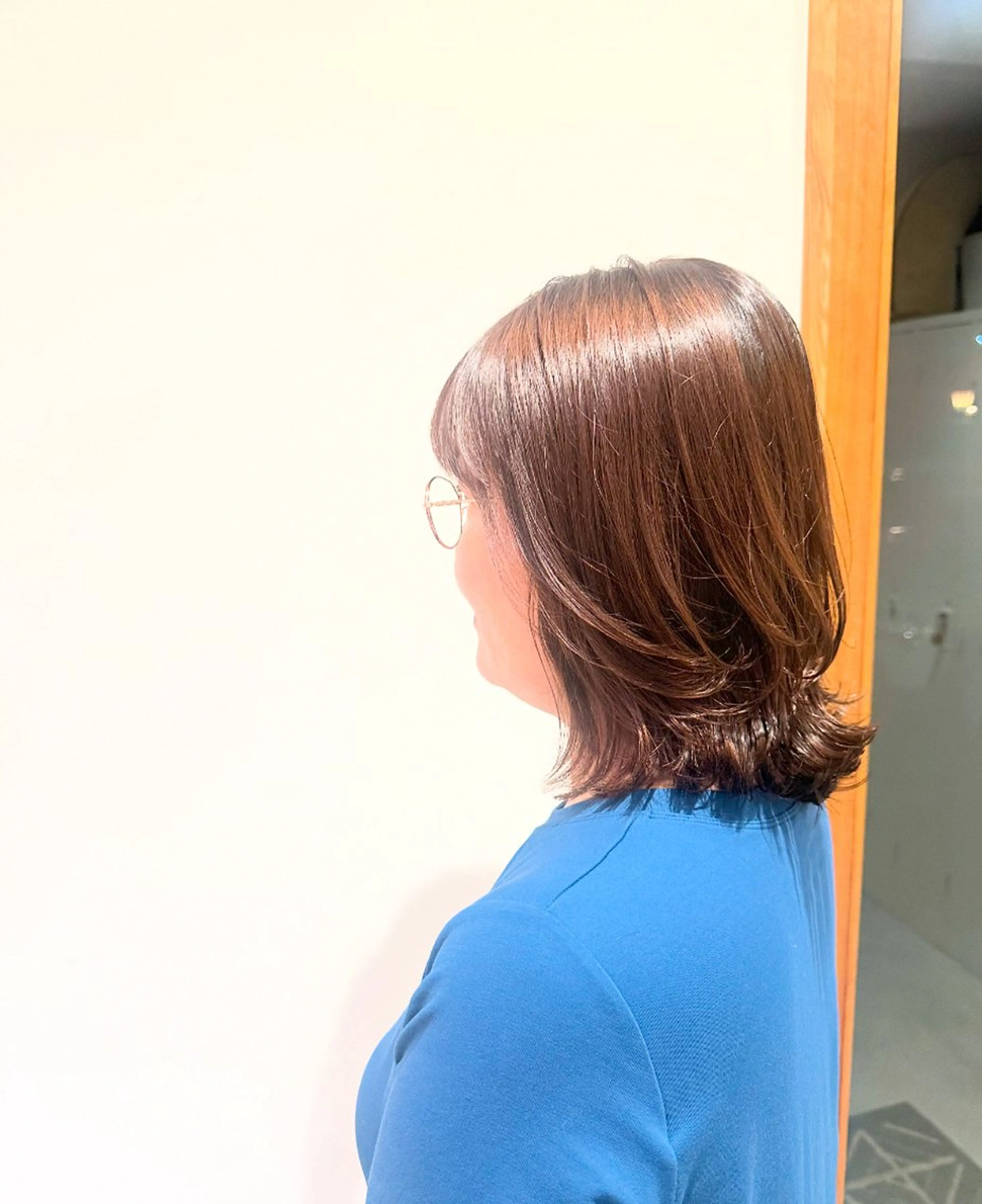 ミディアム レイヤーカット 外ハネヘア レイヤー/蟹江/ くすみカラー/川口のヘアスタイル