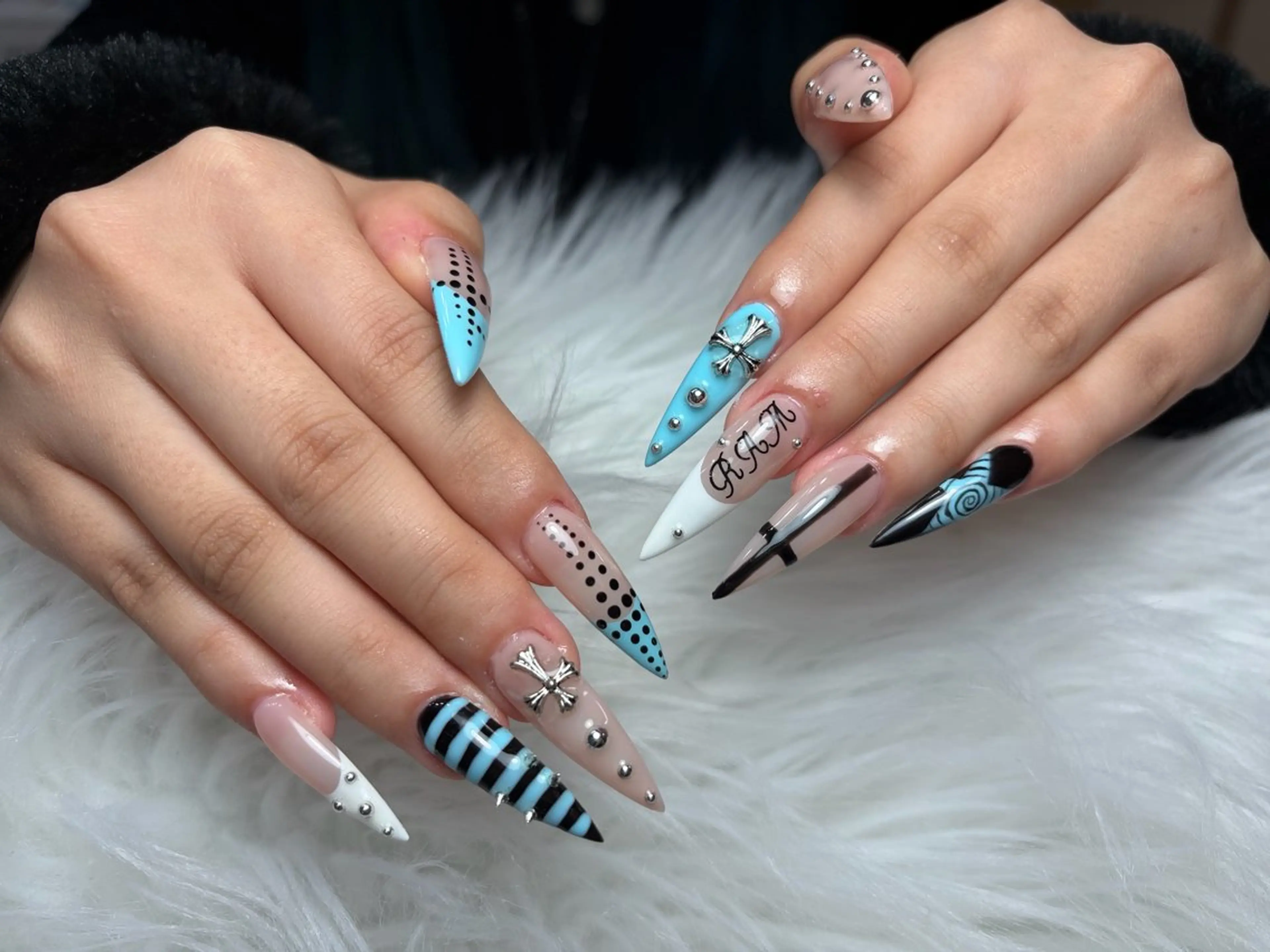 ネイル アートネイル 長さ出し ジェルネイル 韓国ネイル マグネットネイル ハンドネイル Cloudy Chan Nailのネイルデザイン