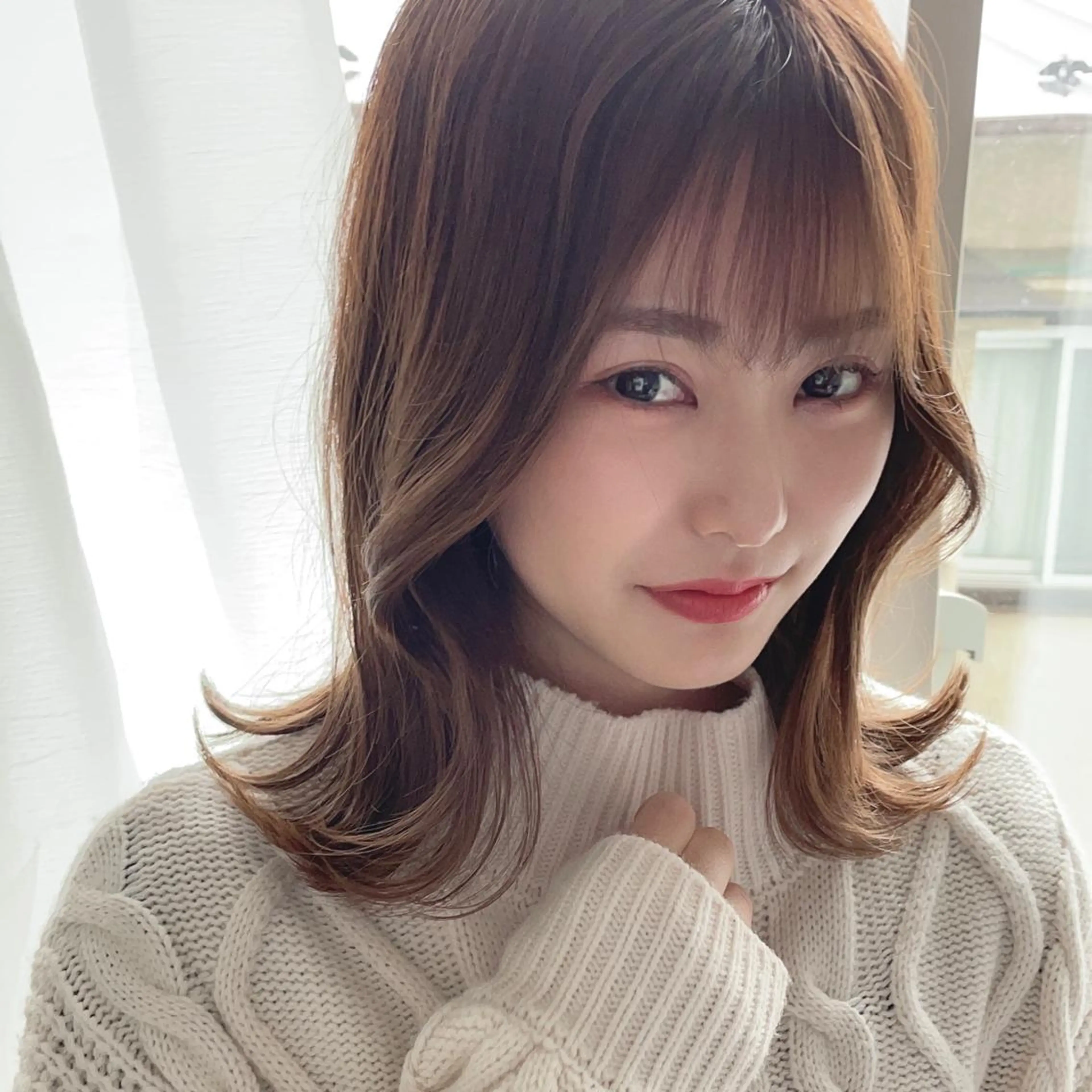 カラー アッシュ ベージュカラー ブリーチ 透明感カラー グレージュ 石山 洸平のヘアスタイル