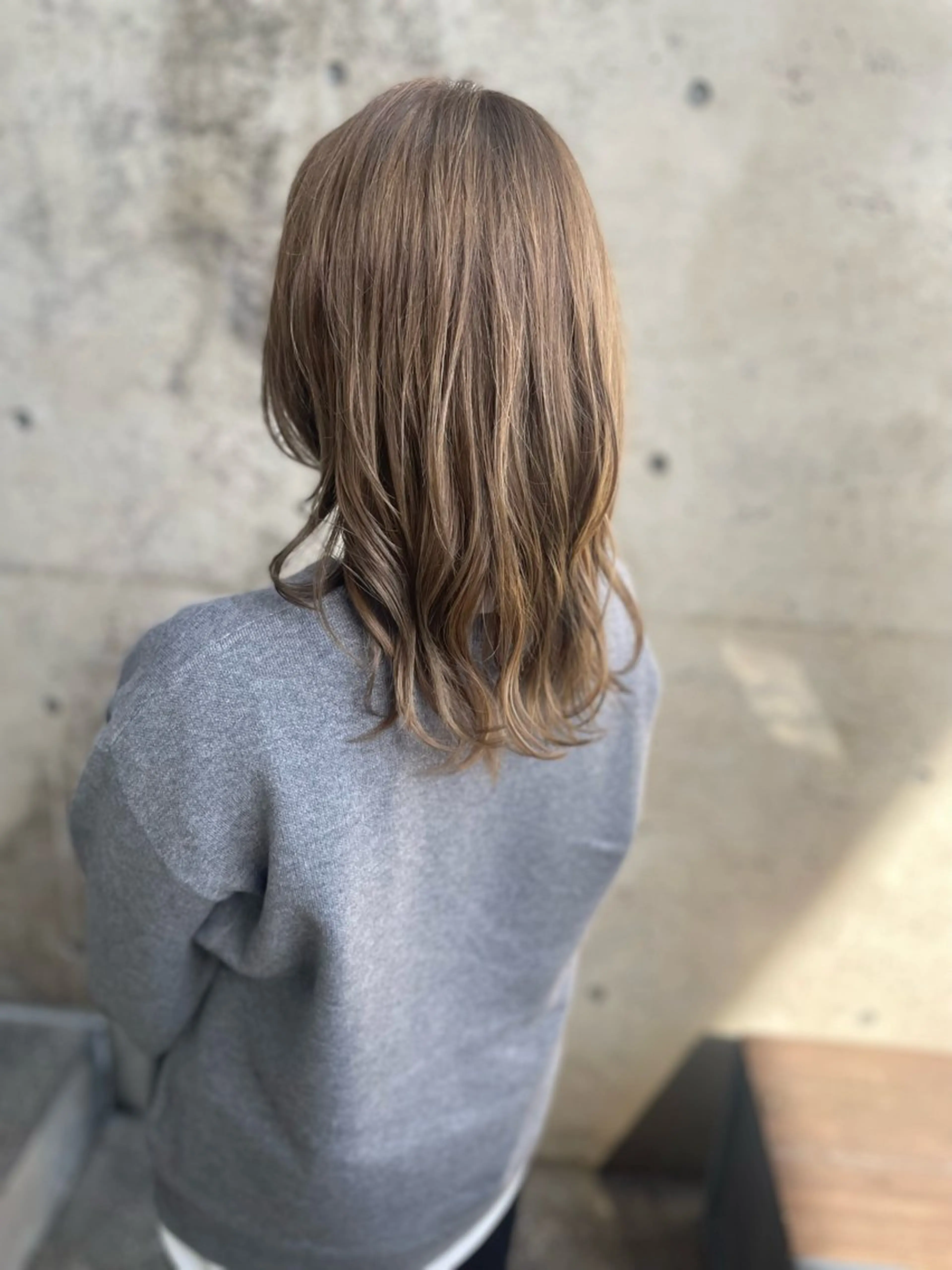 カラー 日高 香織のヘアスタイル