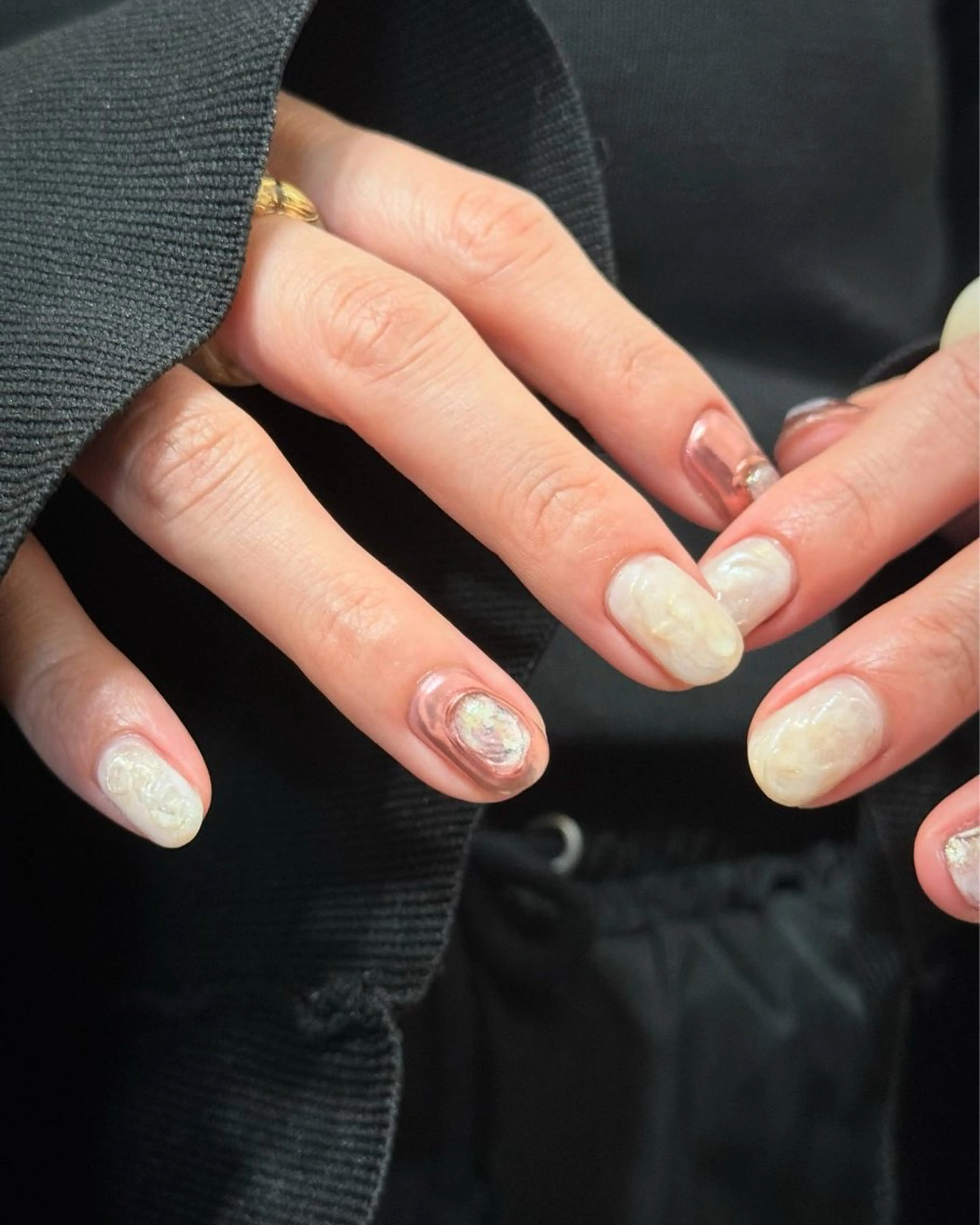 ネイル キラキラネイル ハンドネイル フットネイル kiii.__ ✴︎*のネイルデザイン