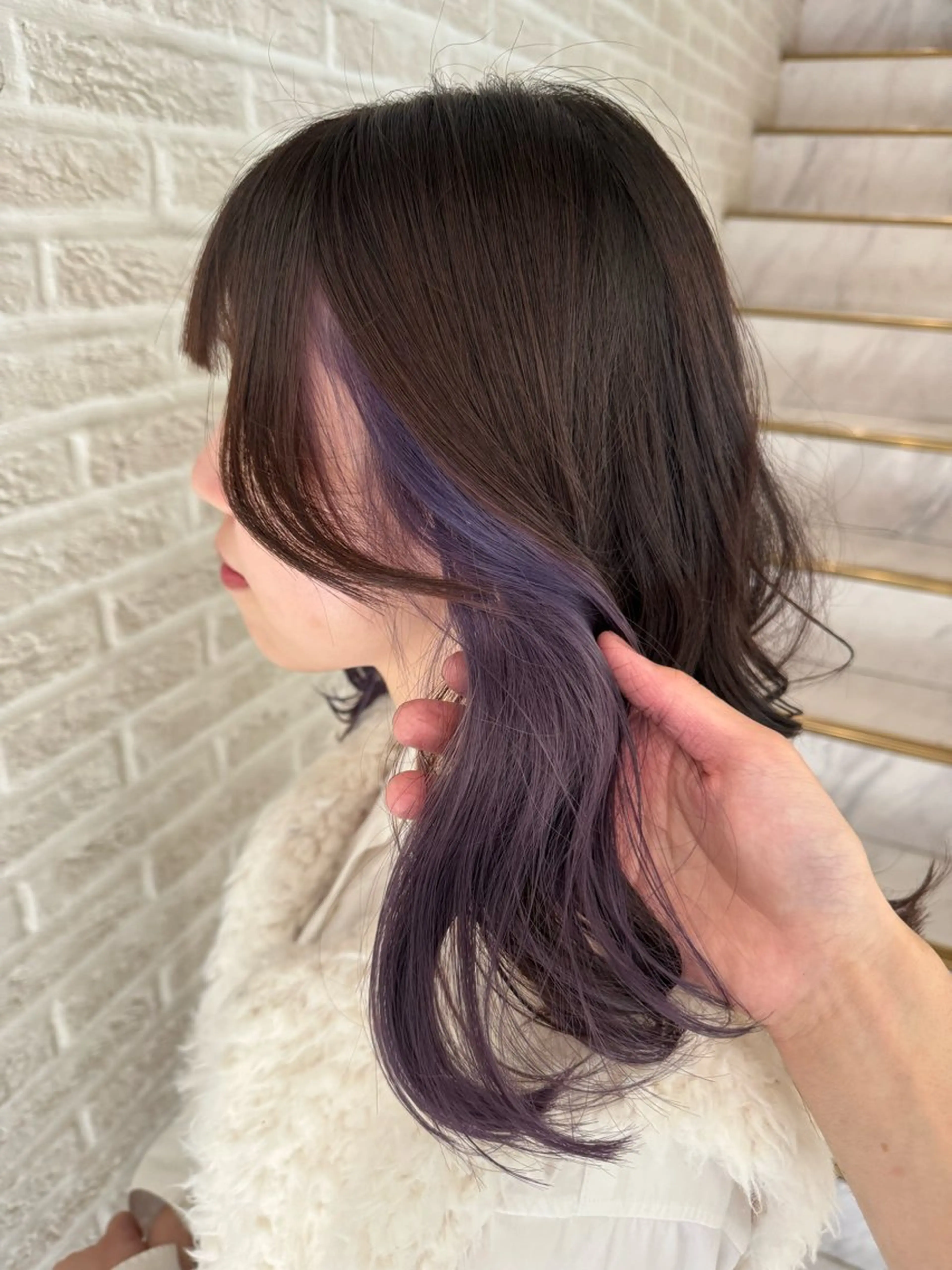 ミディアム カラー ヘアアレンジ 切りっぱなしボブ アッシュ アッシュブラウン ミストバング ブリーチ カット ヘアカラー トリートメント 目黒 碧人のヘアスタイル