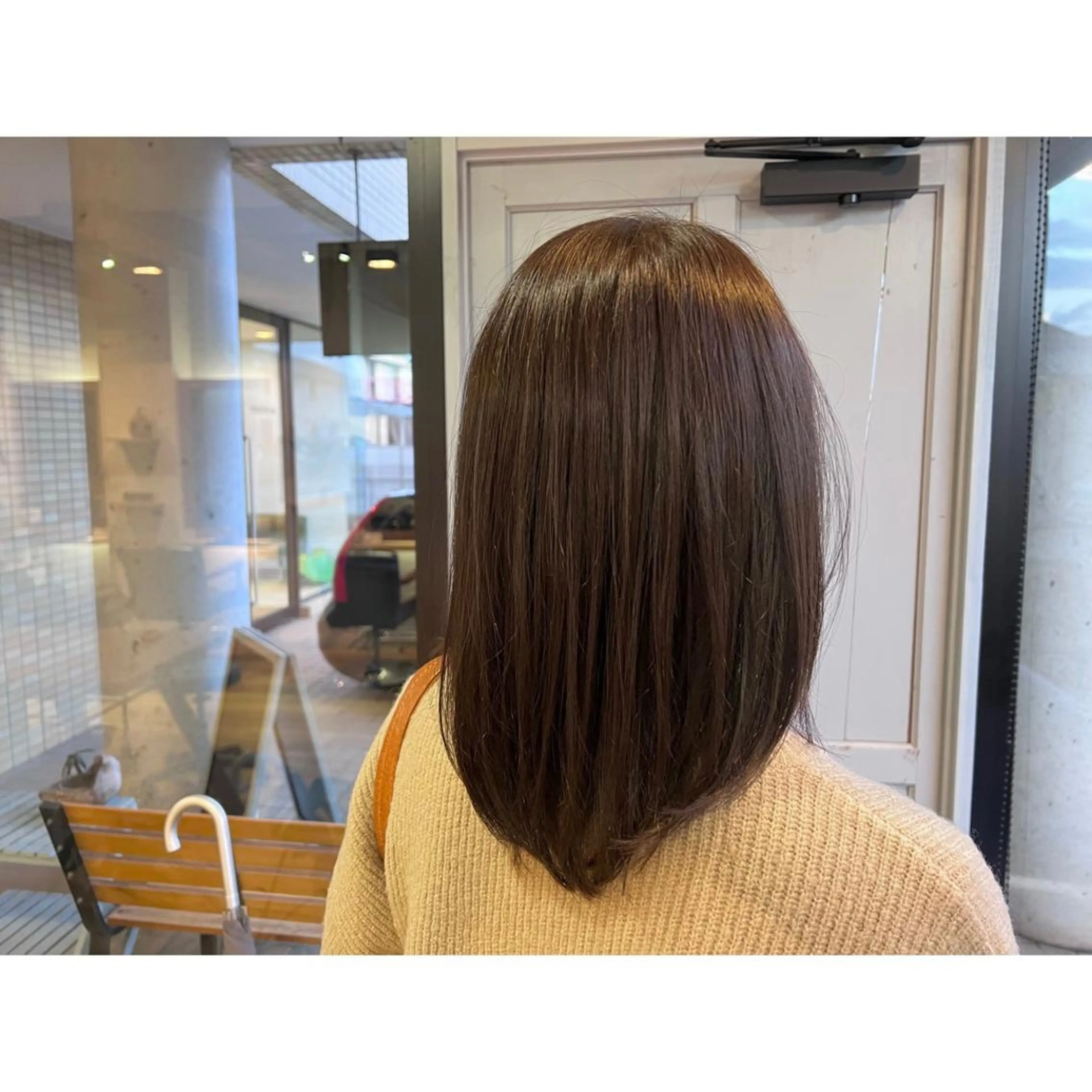 セミロング カラー グレージュ オリーブグレージュ オリーブグレー ヘアカラー トリートメント ツキダテ ユイのヘアスタイル