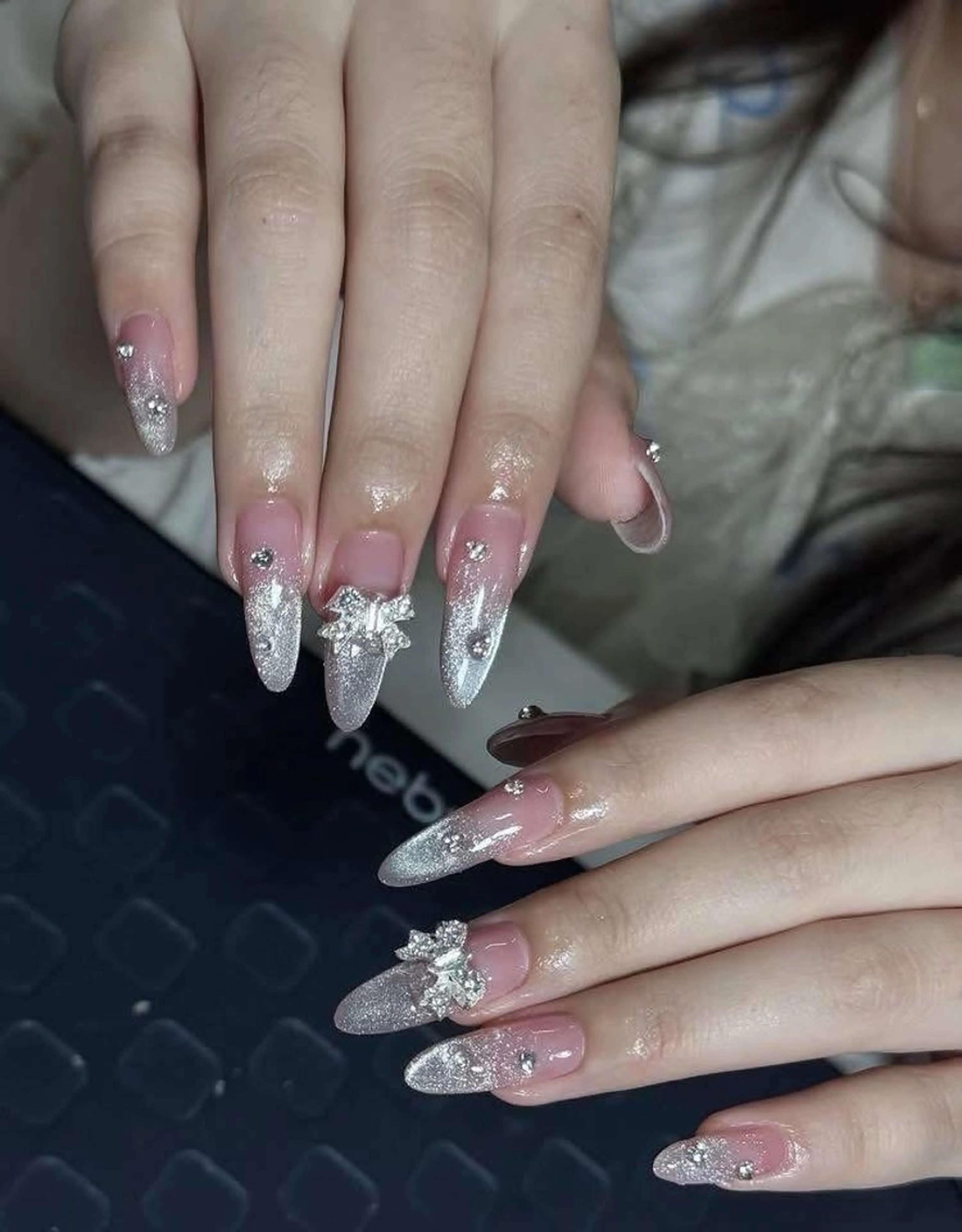 ネイル チークネイル フレンチネイル グラデーション キラキラネイル 韓国ネイル Minette nailHuongのネイルデザイン