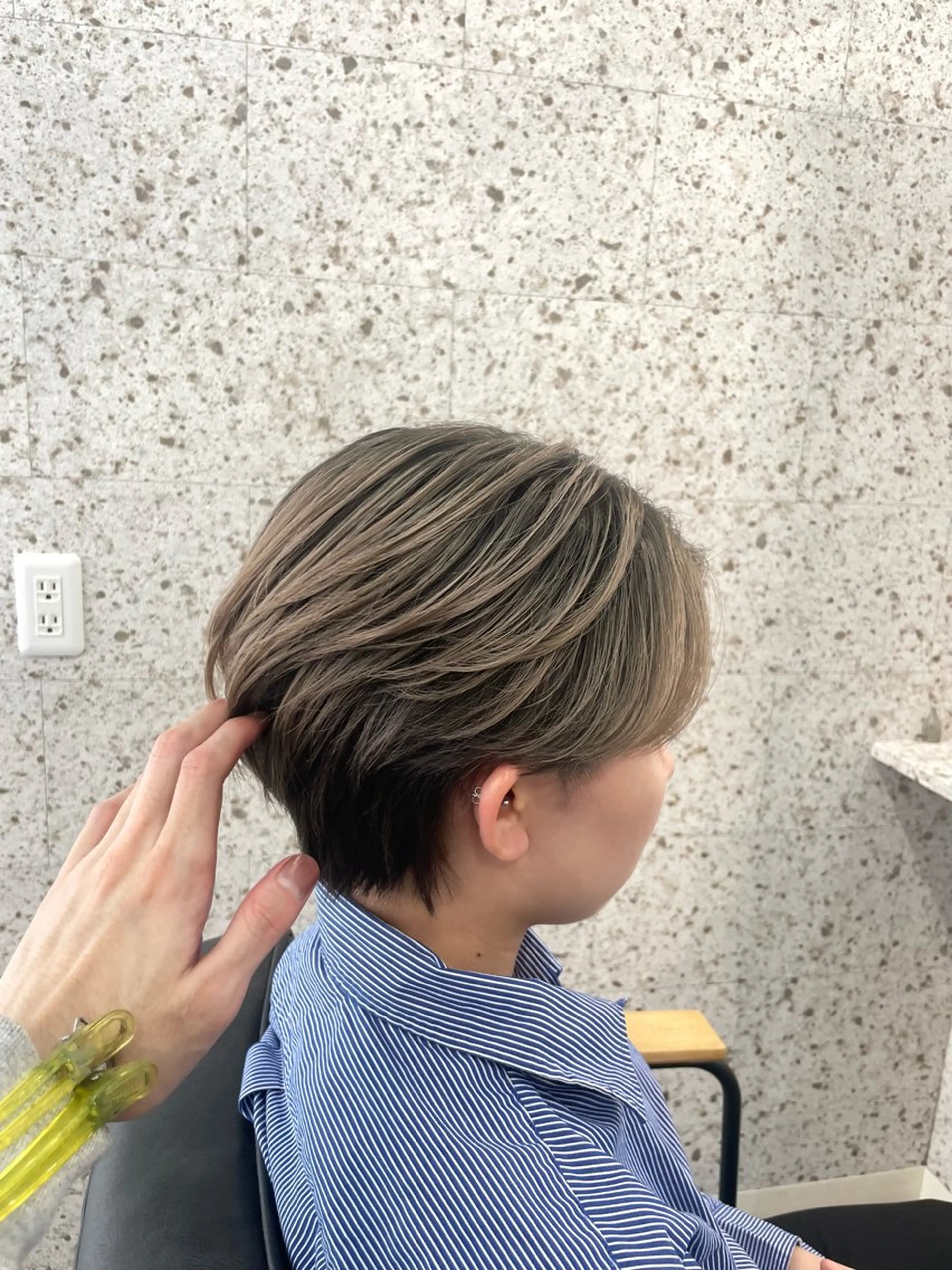 ショート 有人/バレイヤージュ /シャドールーツのヘアスタイル