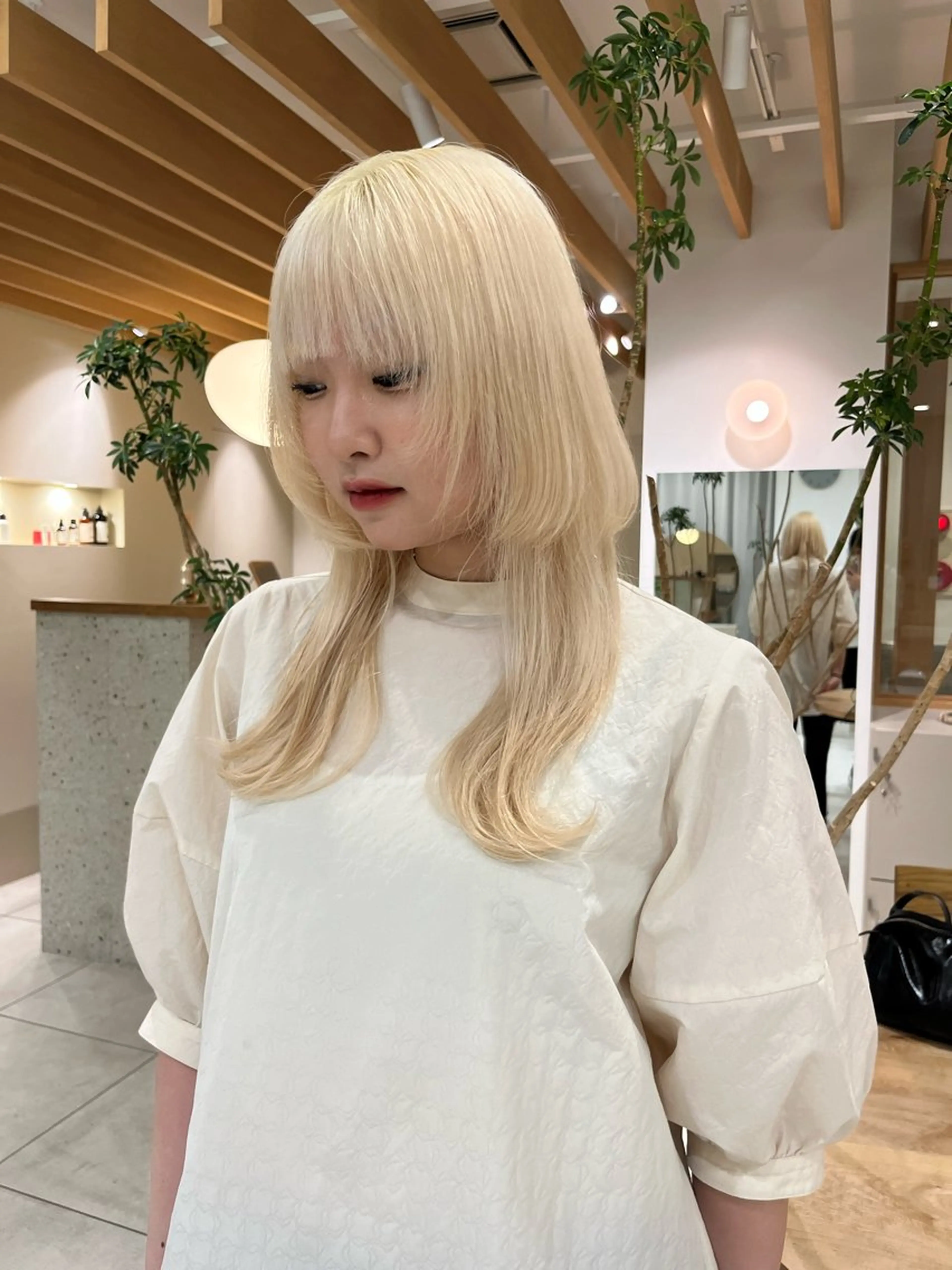 ロング カラー ブリーチ ブロンド ホワイトブロンド ウルフカット 永田 幸のヘアスタイル