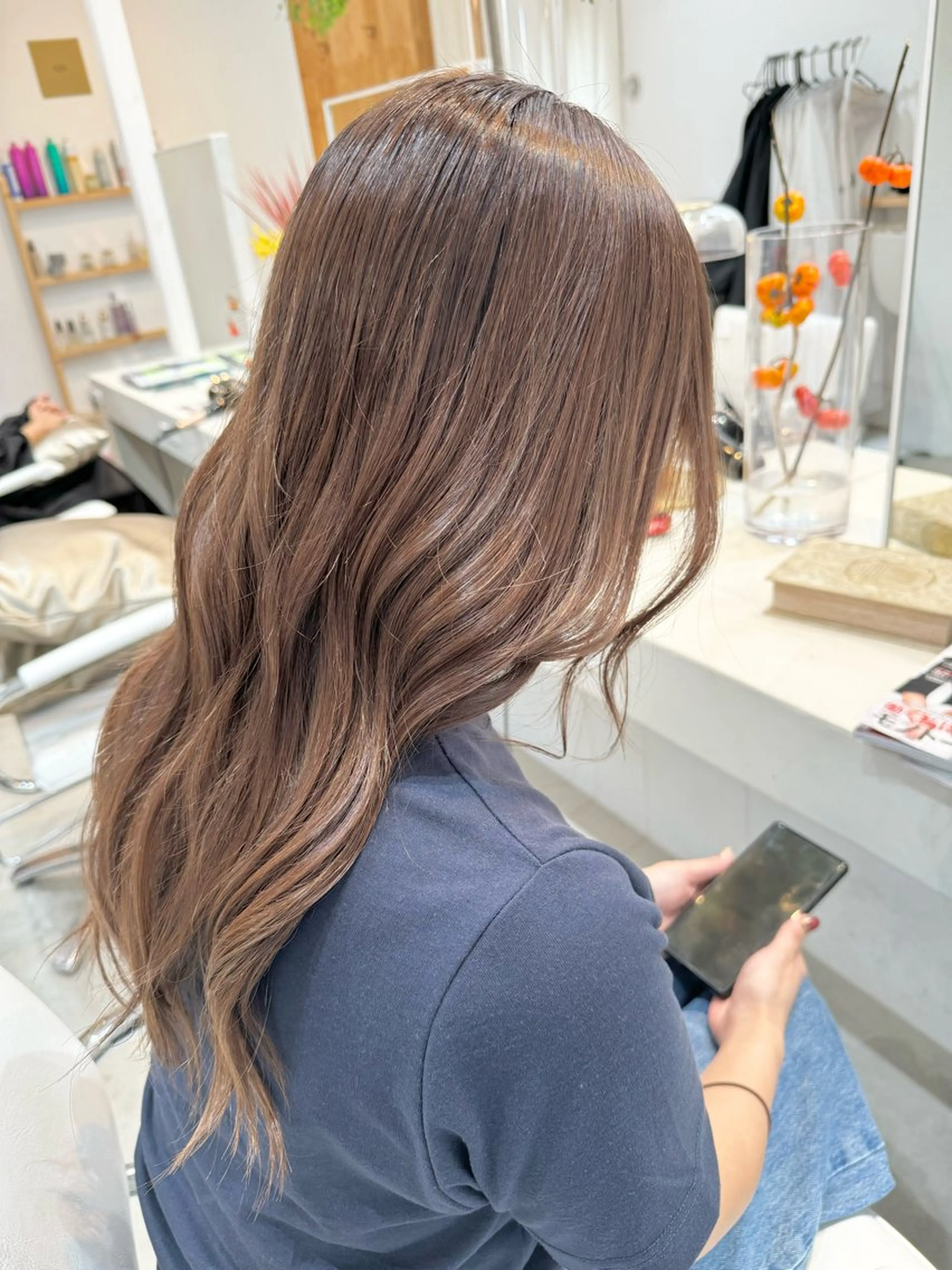 ロング カラー アディクシーカラー ベージュカラー ロング カット un【アン】所属・【un】 MANAのヘアスタイル