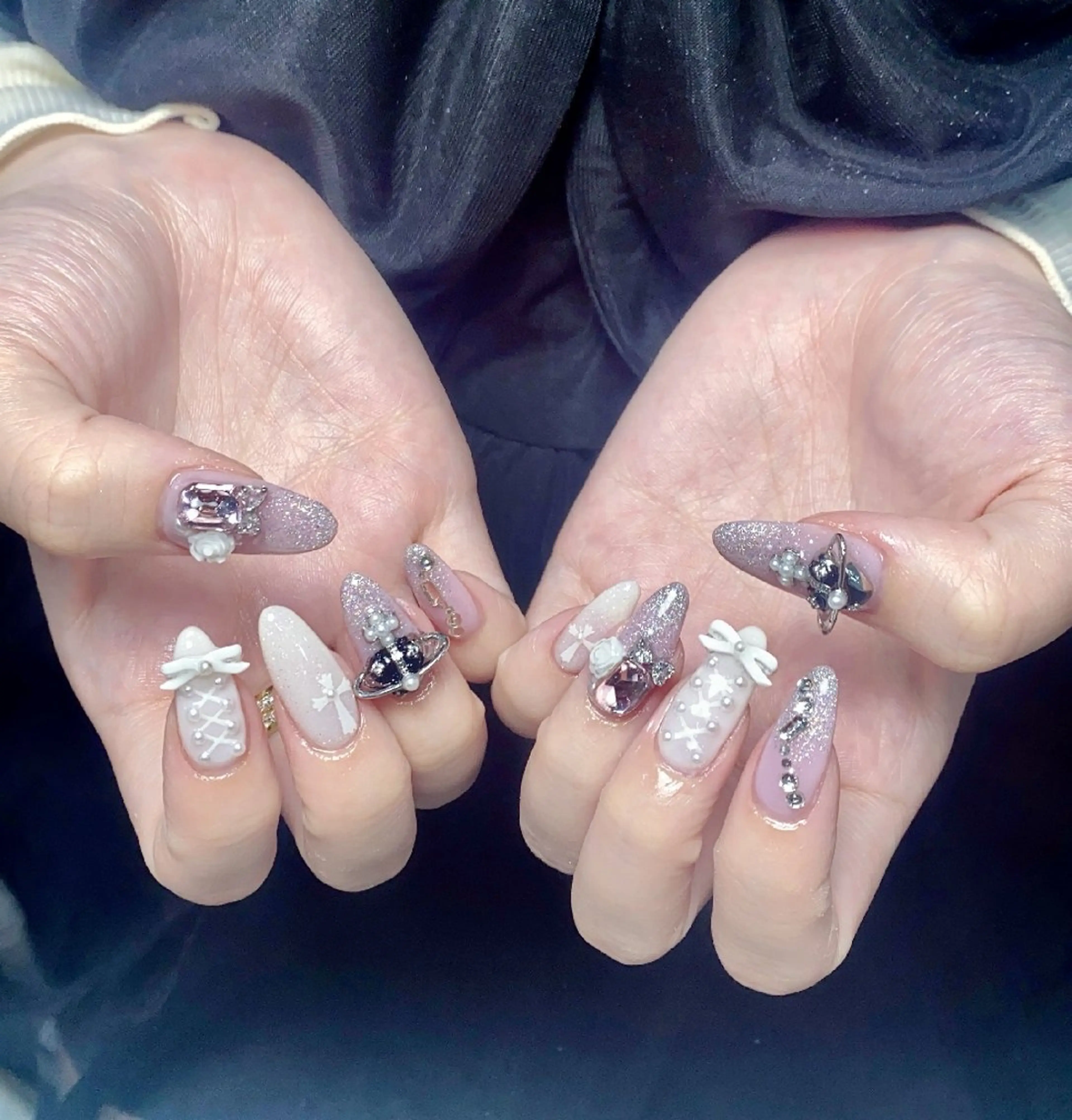 ネイル チークネイル フレンチネイル ジェルネイル ガラスフレンチ キラキラネイル ハンドネイル UM Nail Salonのネイルデザイン