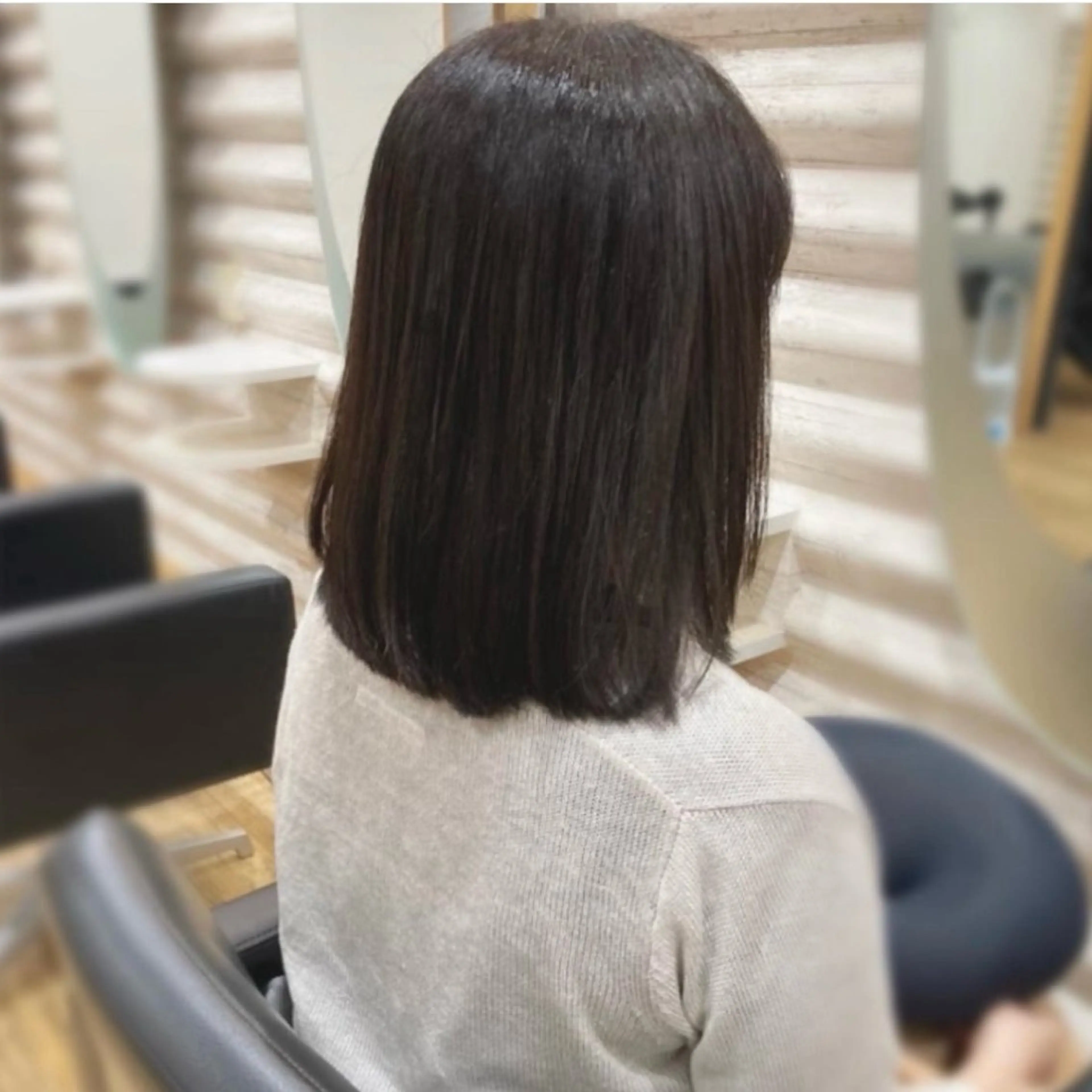 セミロング カラー 髪質改善 トリートメント 艶髪×髪質改善KON |癖毛カット×収まりのヘアスタイル