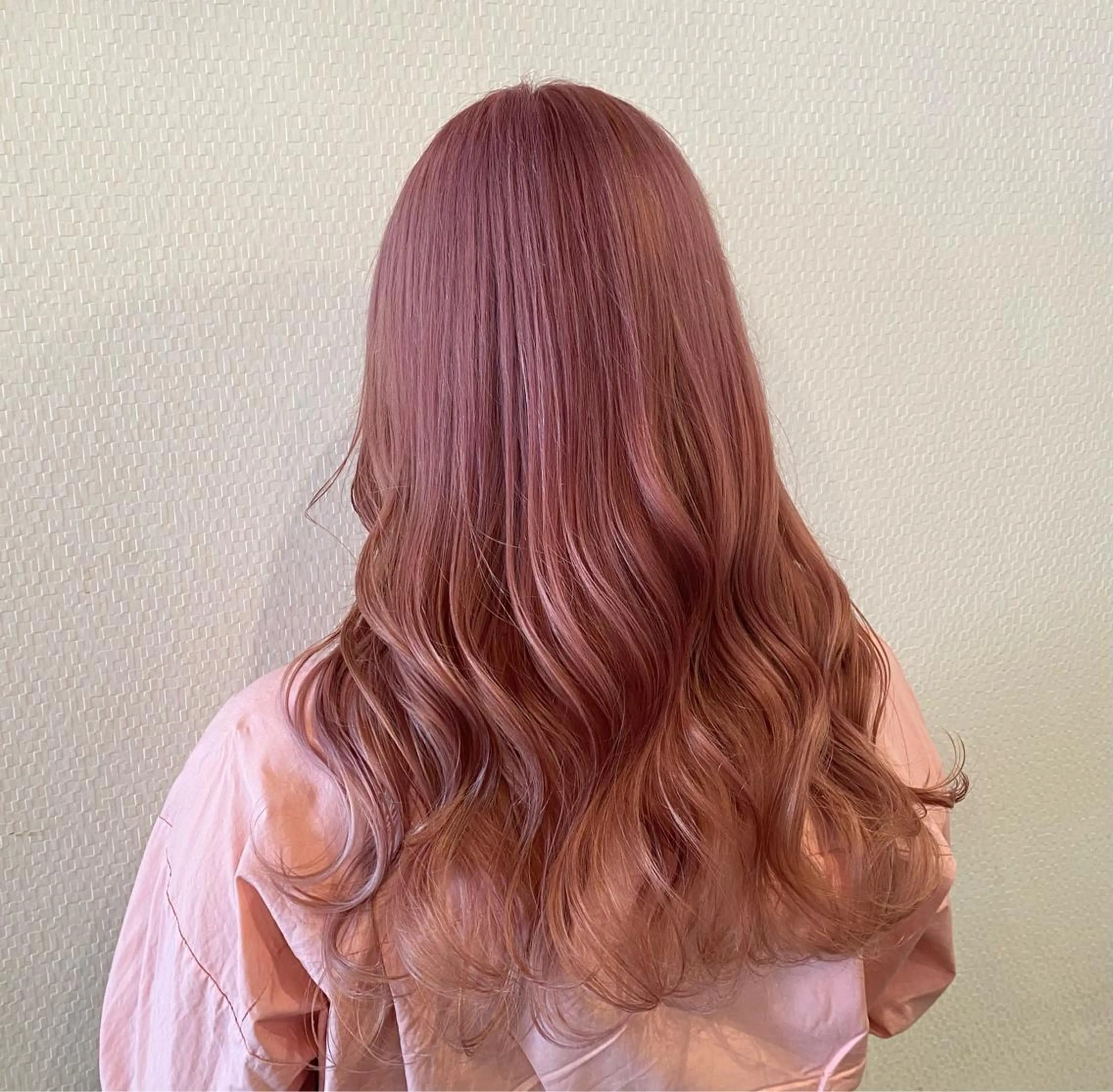 ロング カラー ベージュカラー ブリーチ ハイトーンカラー ピンクカラー ピンクベージュ たなか もえなのヘアスタイル