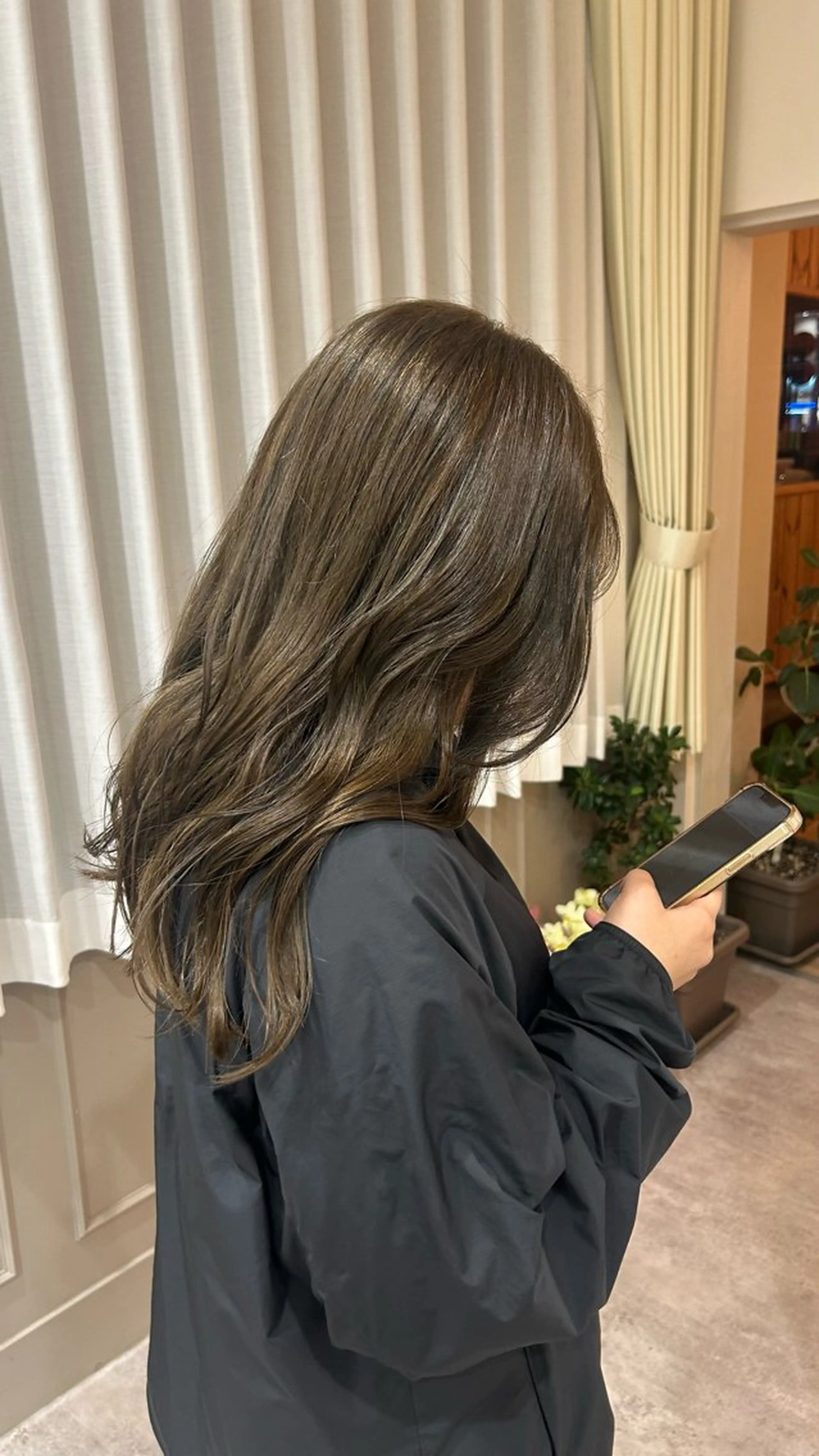 セミロング ヘアカラー jammin / 岡村 亜胡のヘアスタイル