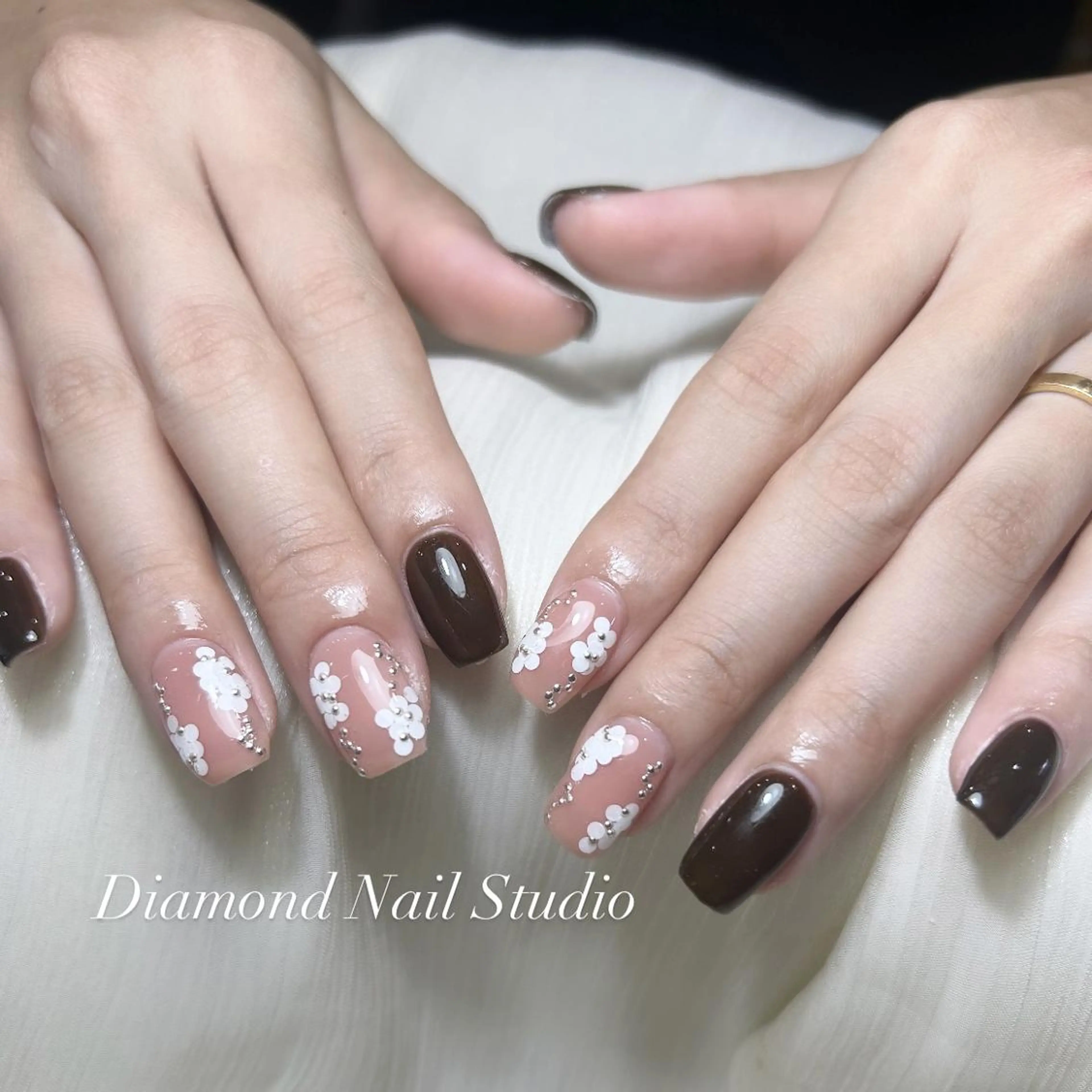 4月オフ無料✨持ち込み4本デザイン💞の写真