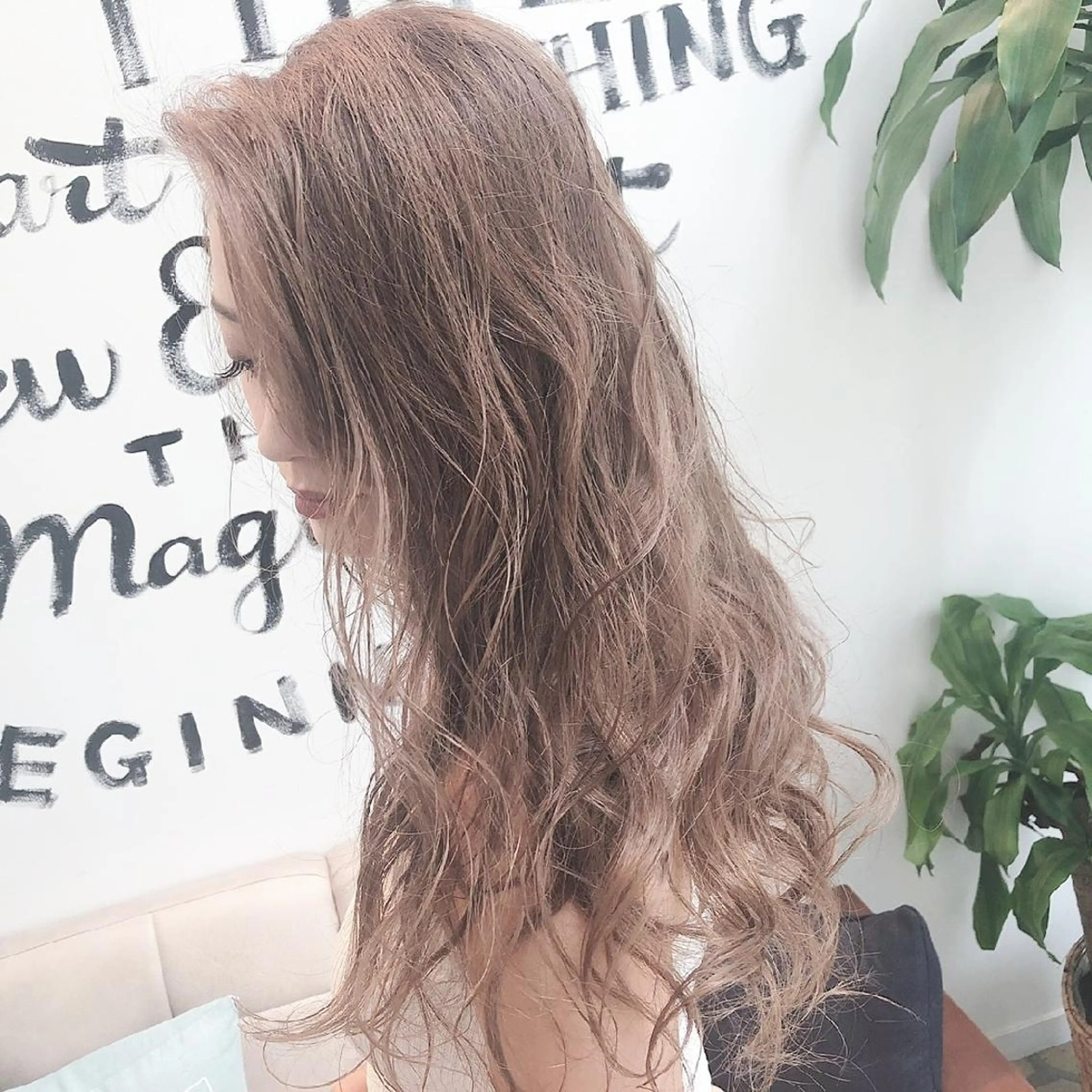 ロング カラー ベージュカラー ピンクカラー ピンクベージュ Luana 矢場町のヘアスタイル