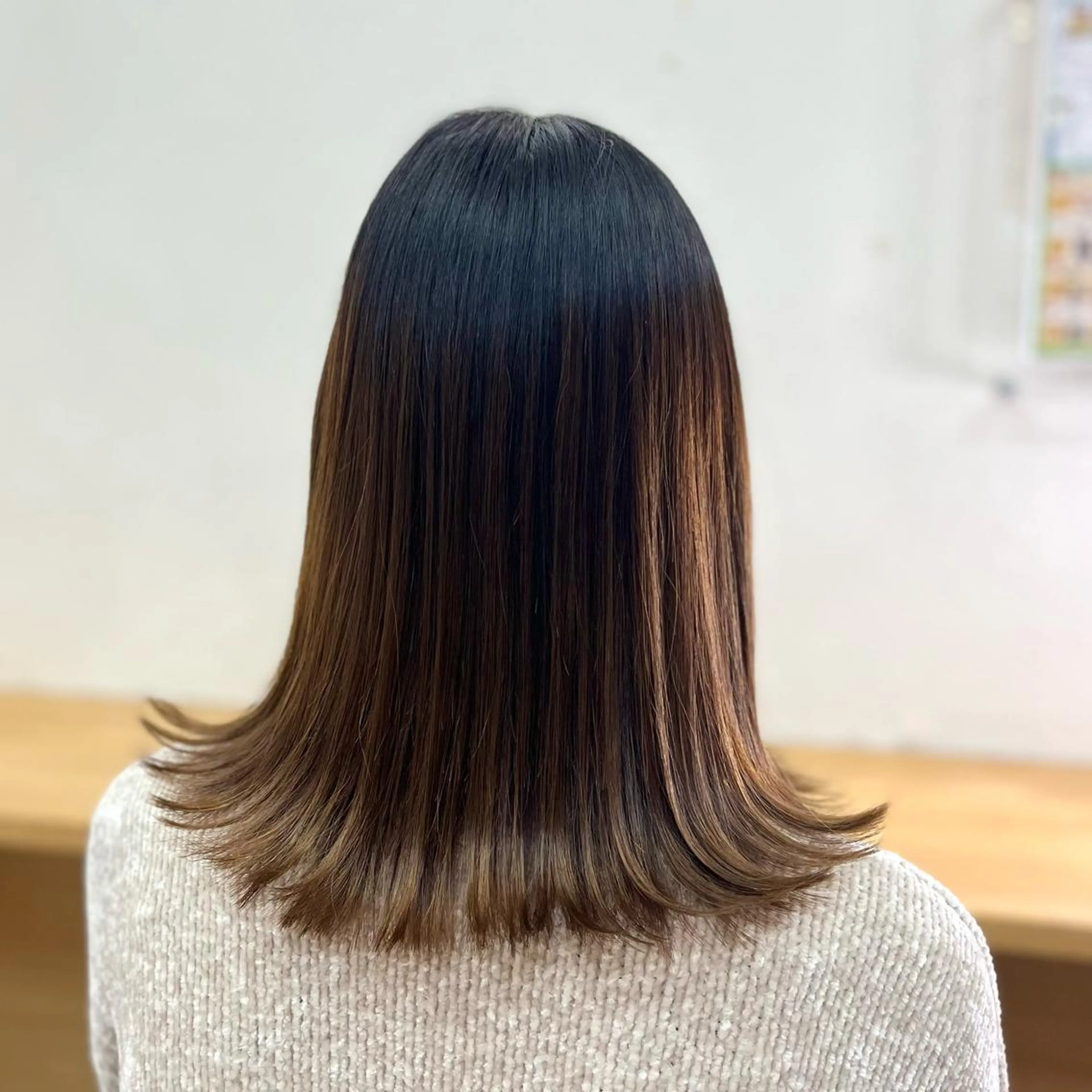 ミディアム 外ハネヘア 冨田 豊のヘアスタイル