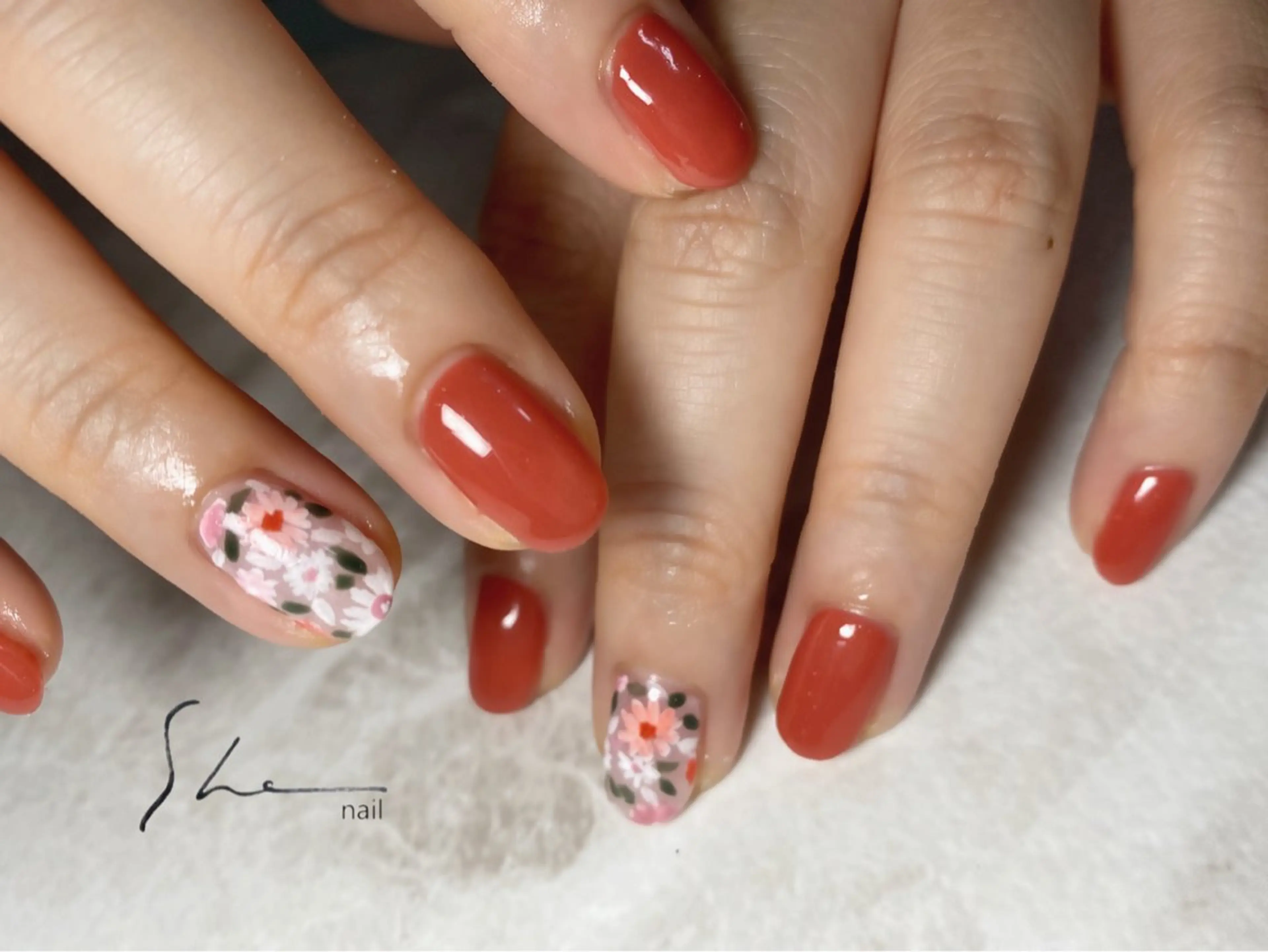 ネイル ハンドネイル SHE adusaのネイルデザイン