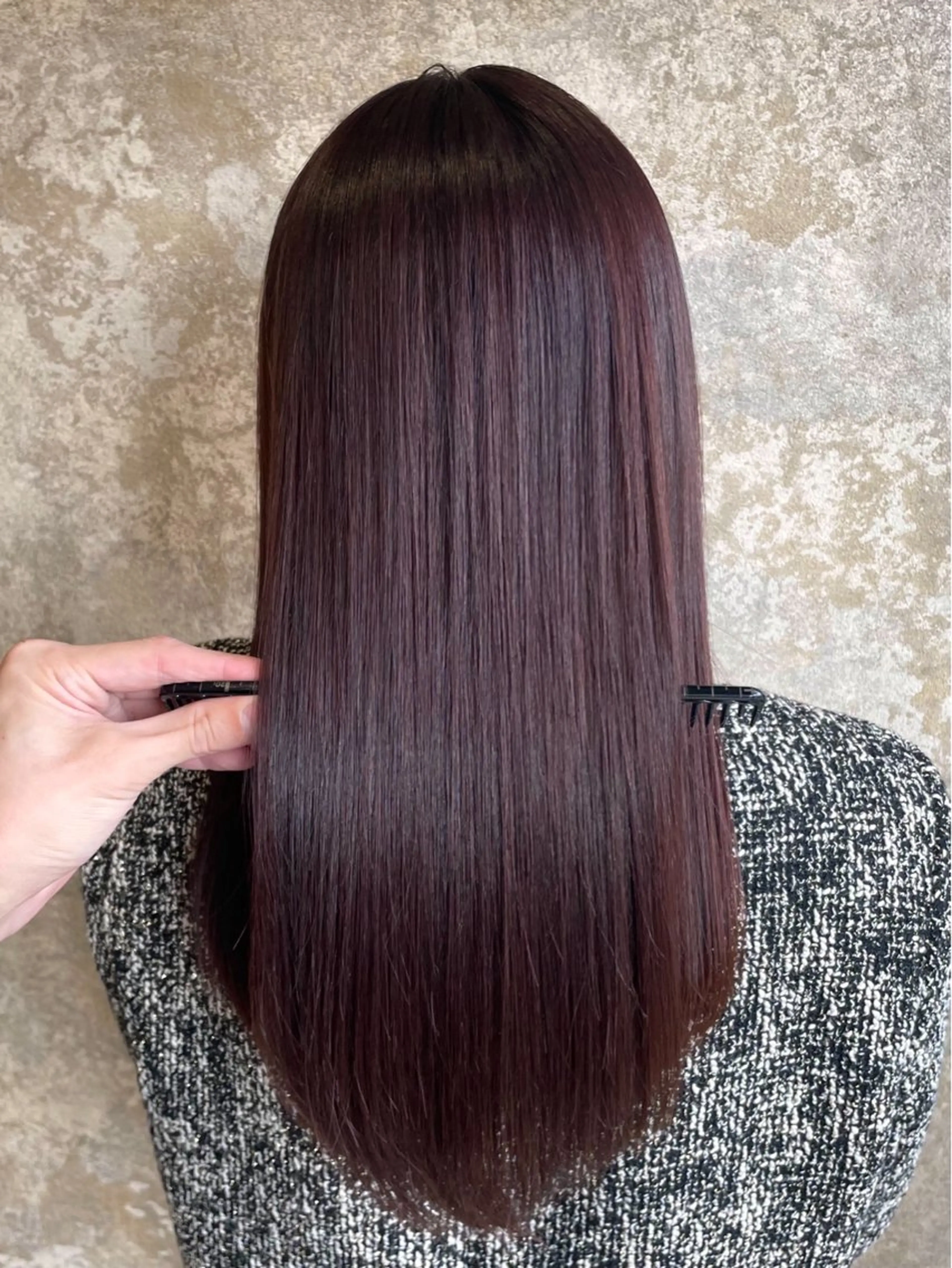 ロング カラー 西岡 莉緒のヘアスタイル