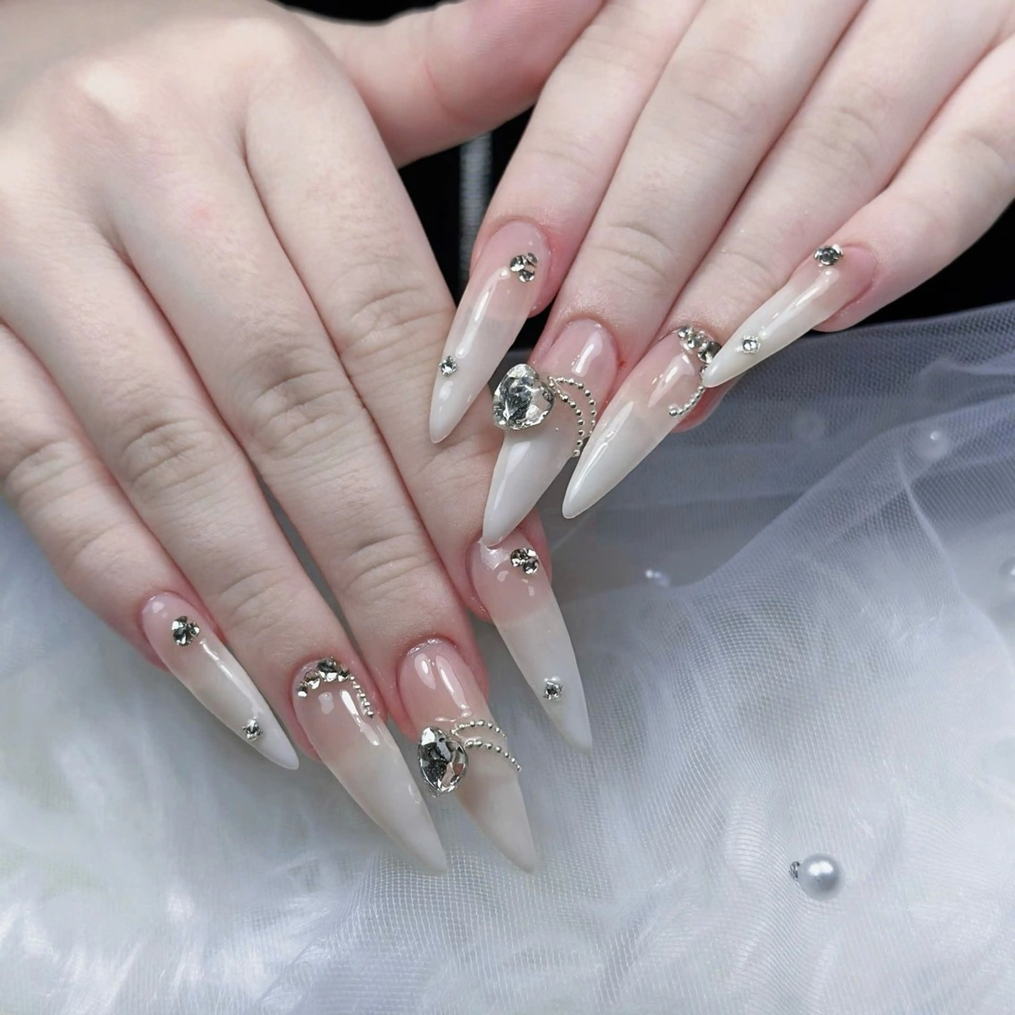 ネイル チークネイル フレンチネイル ラメ(グリッター) マグネットネイル ニュアンスネイル HA NIのネイルデザイン