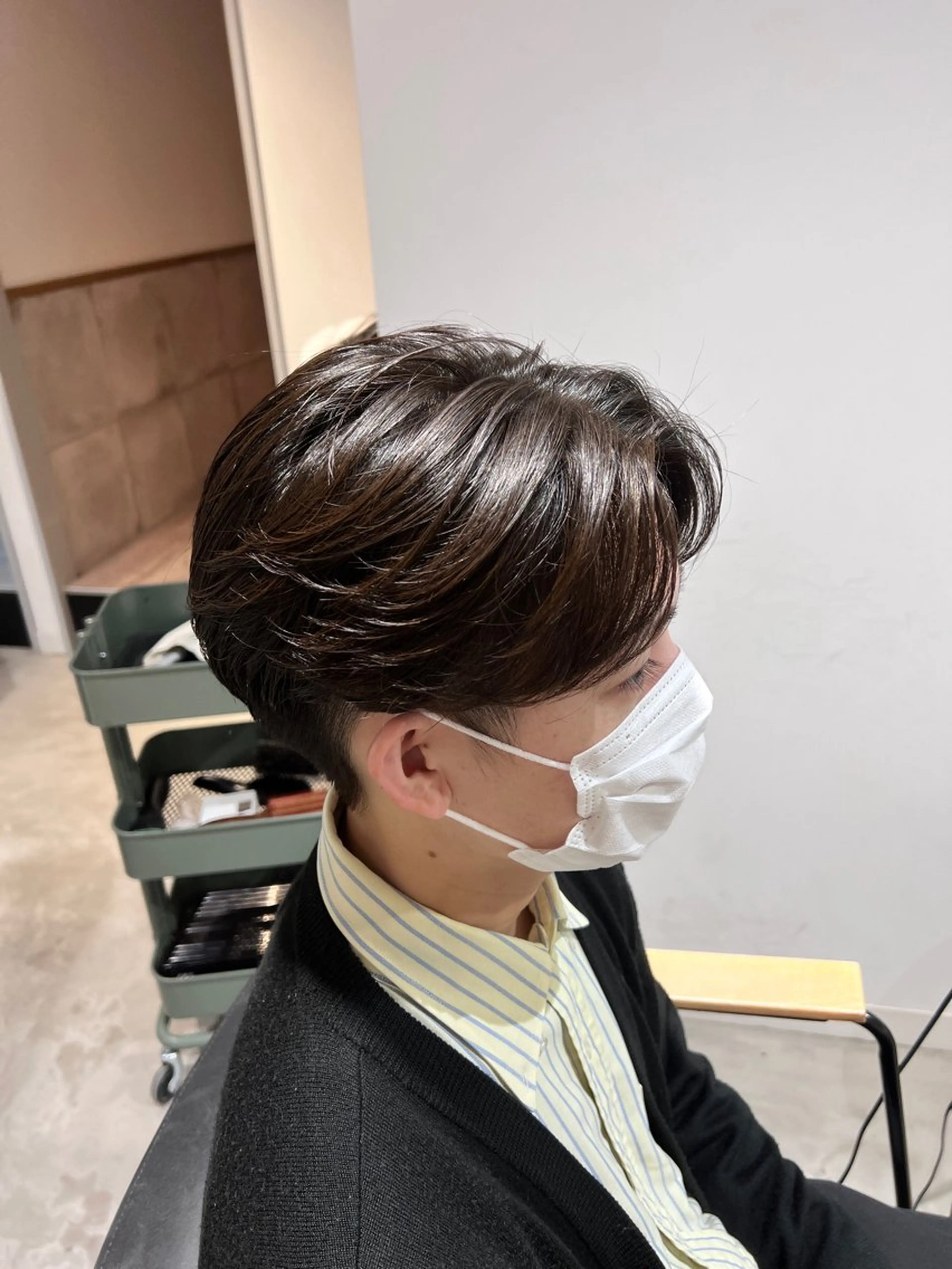 ミディアム パーマ メンズ ミディアムパーマ センターパート フェザーパーマ メンズ韓国風 メンズパーマ メンズカットパーマ ✂️ JOYAのヘアスタイル