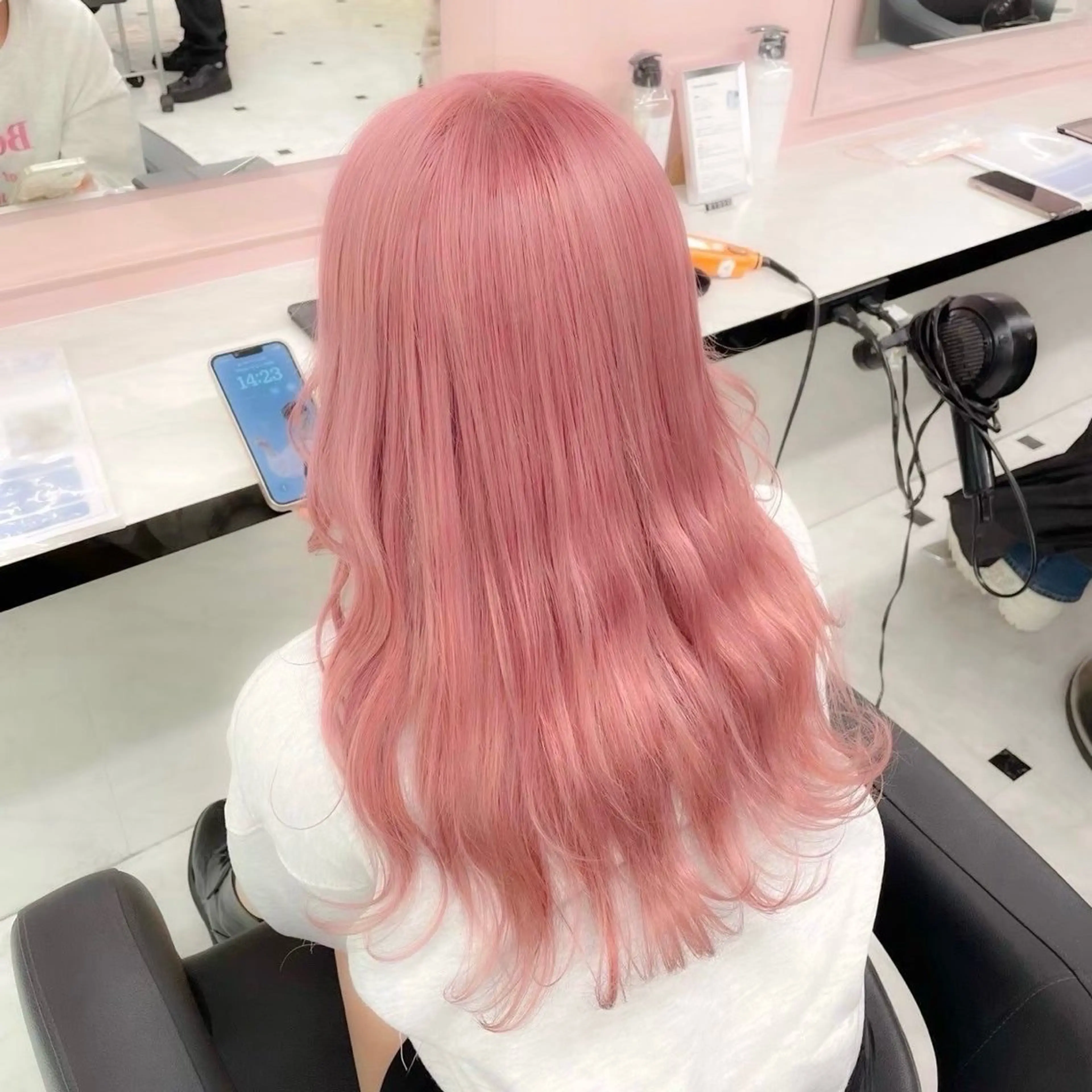 ロング カラー ヘアアレンジ ヘアカラー トリートメント ヘッドスパ ヘアセット ハイトーン艶カラー 🤍ゆうひのヘアスタイル