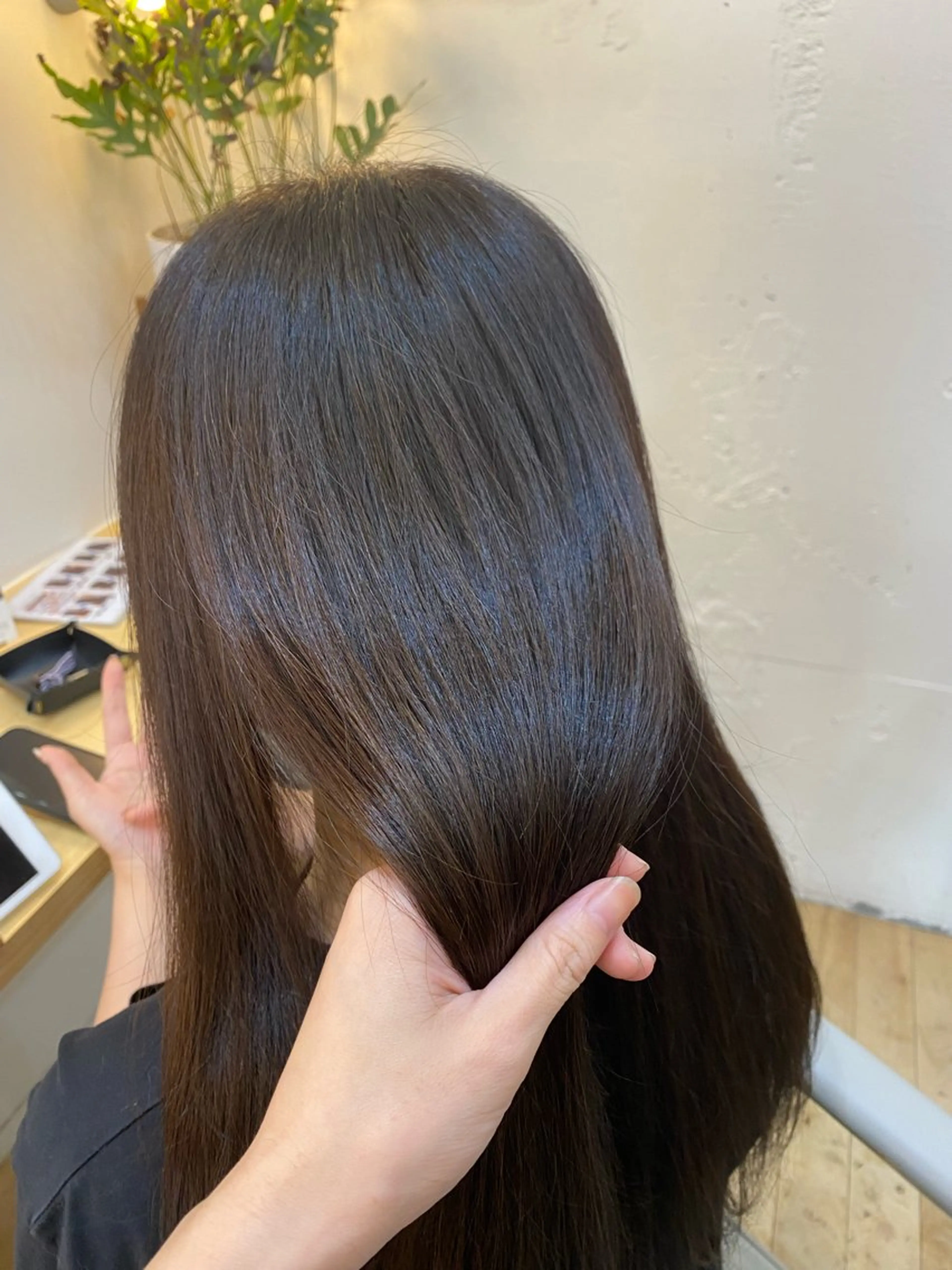 ロング ロング 酸性ストレート 艶カラー／ストレート かとうゆうき🍯のヘアスタイル