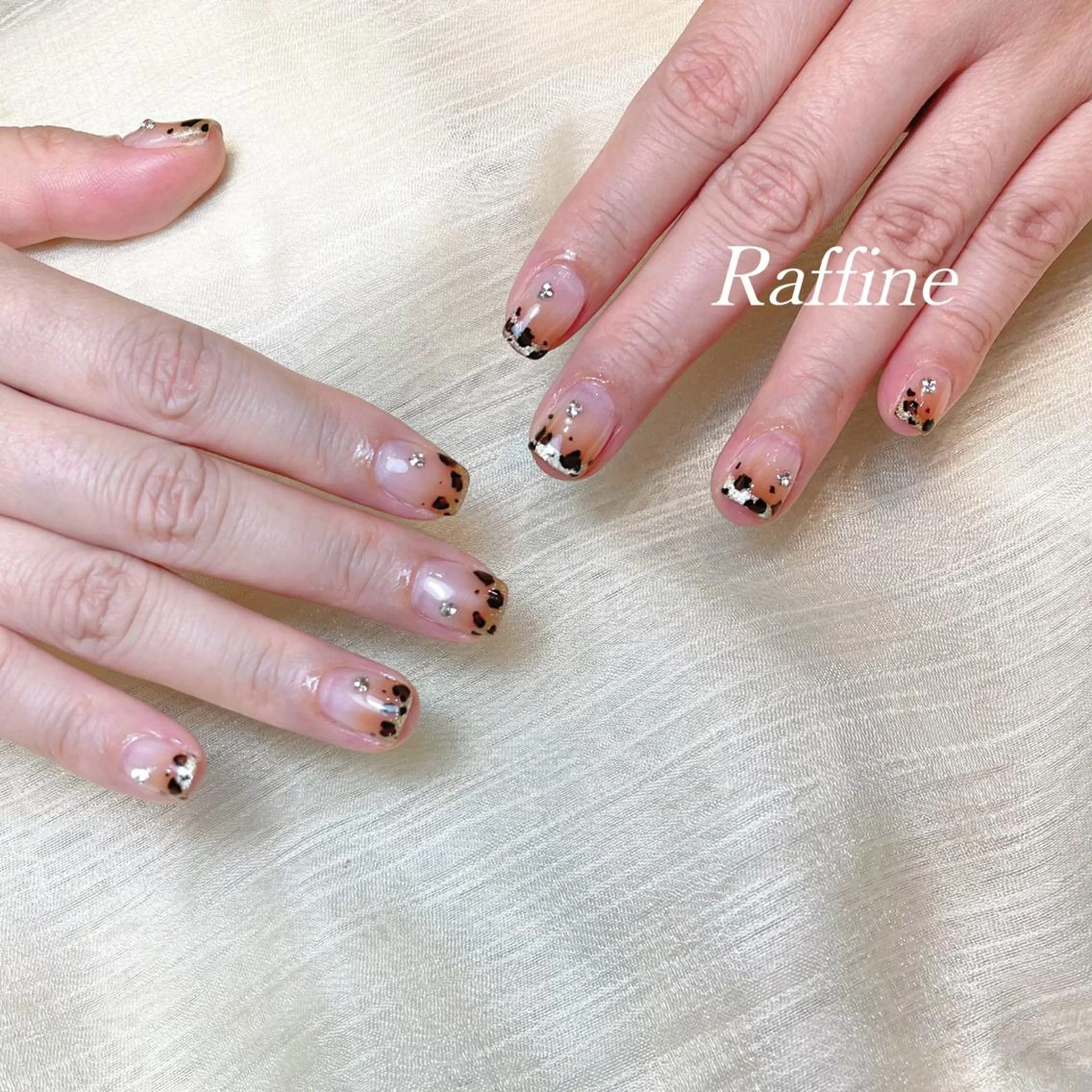 ネイル RAFFINE haru🦋🩵のネイルデザイン