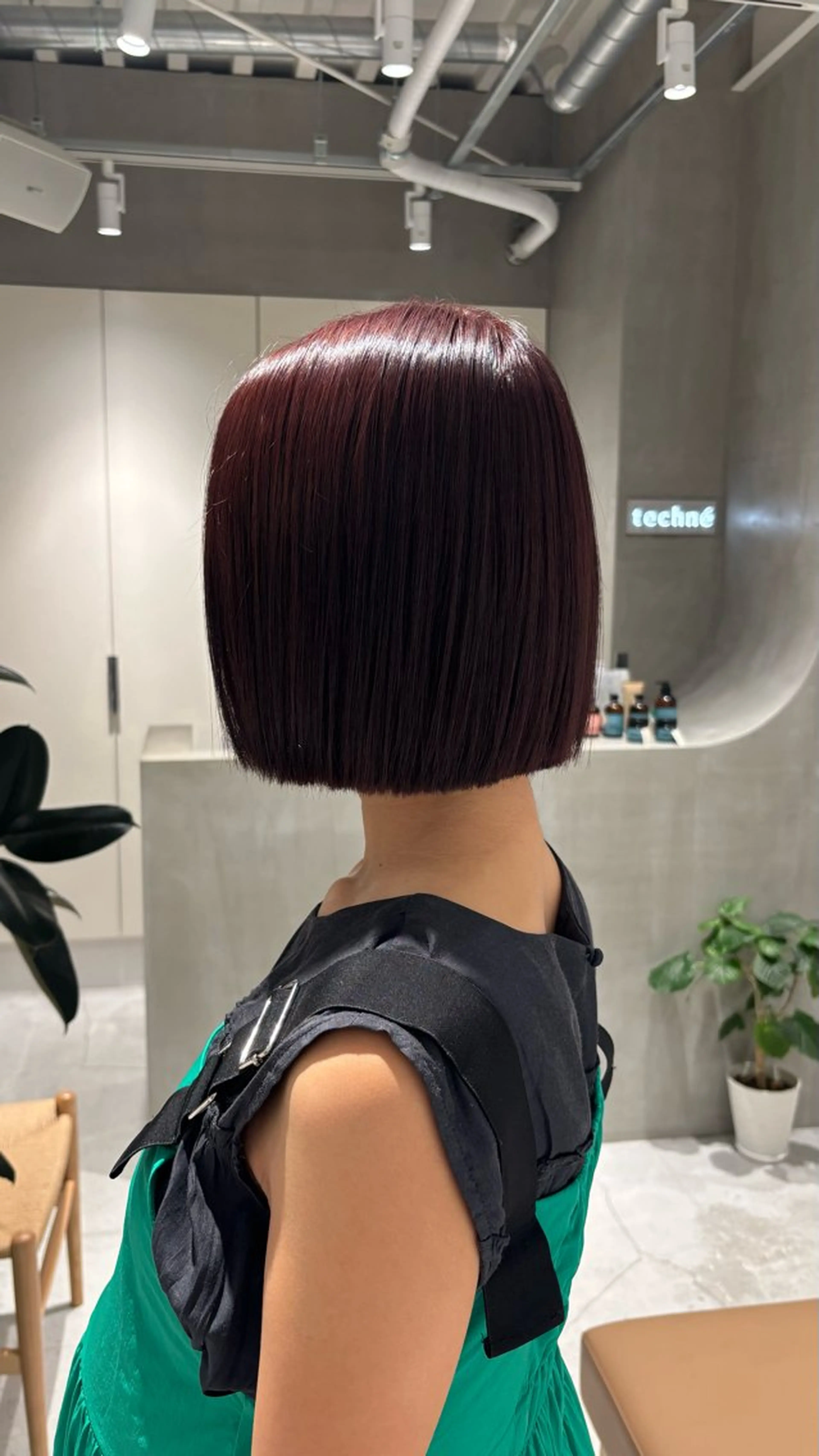 カラー 塔尾 真那のヘアスタイル