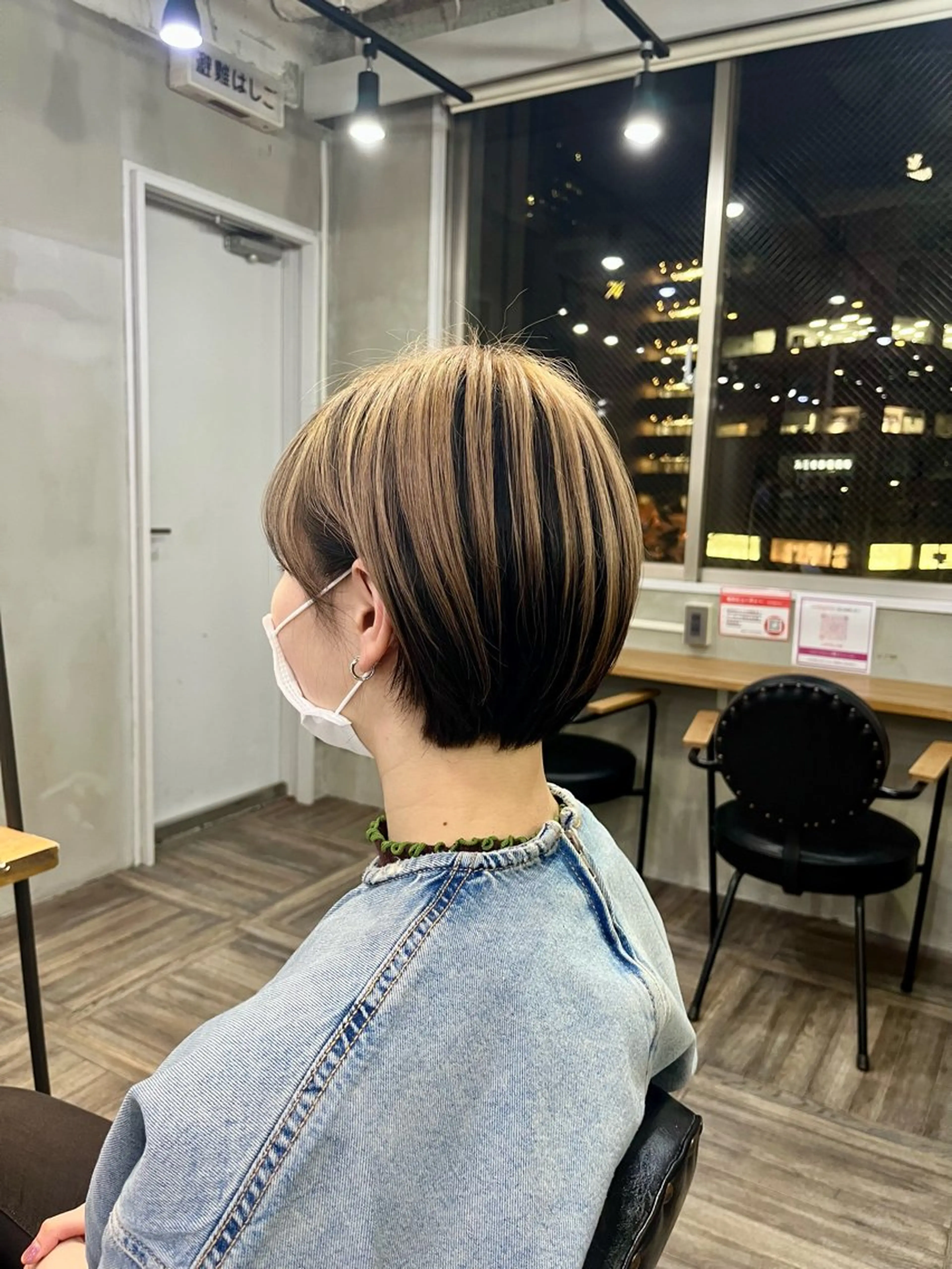 ショート カラー ブリーチ 村本 優依のヘアスタイル