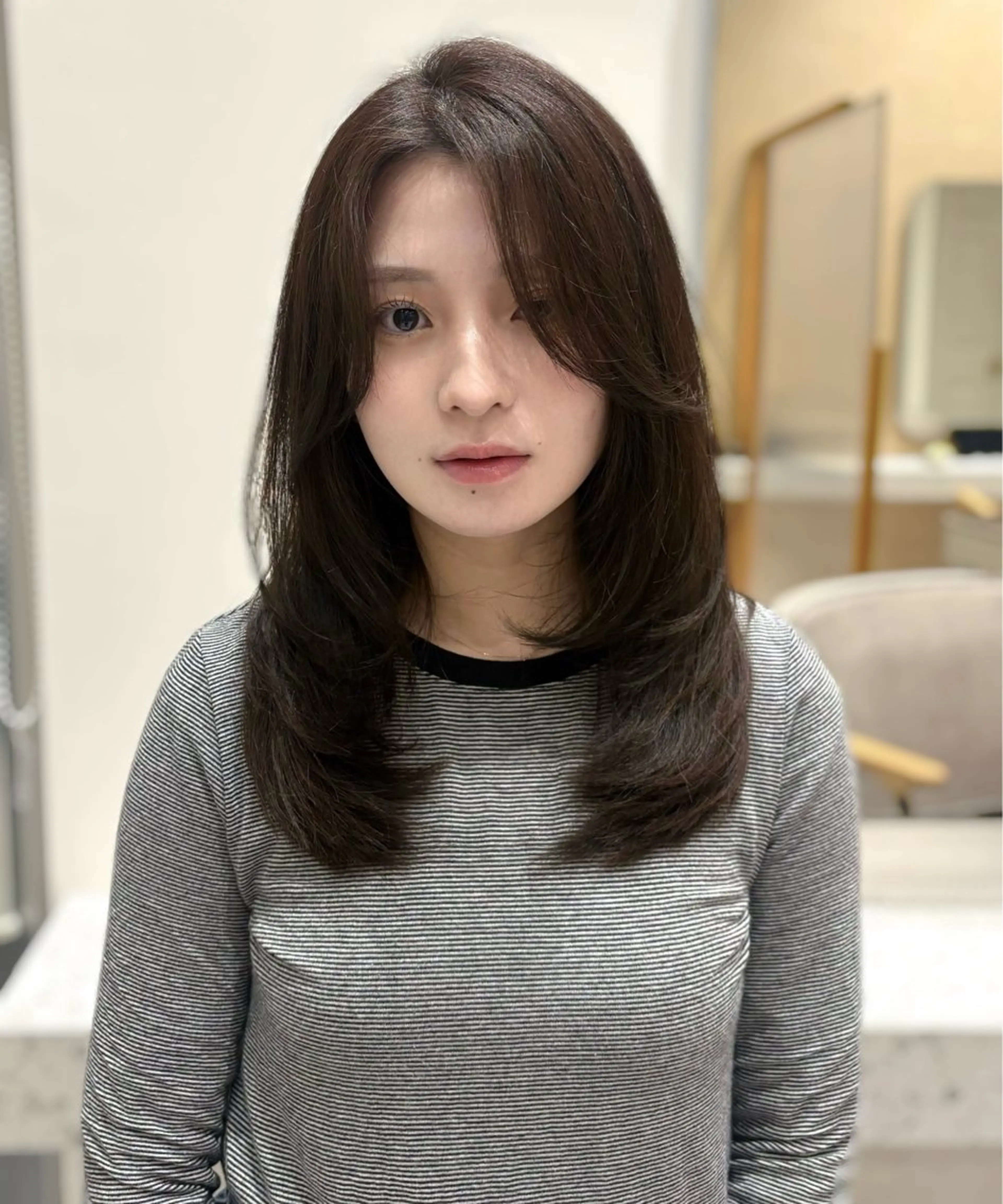 ロング 顔周りカット レイヤーカット カット ヘアカラー 顔周り/レイヤー カット🎀ヒラバルのヘアスタイル