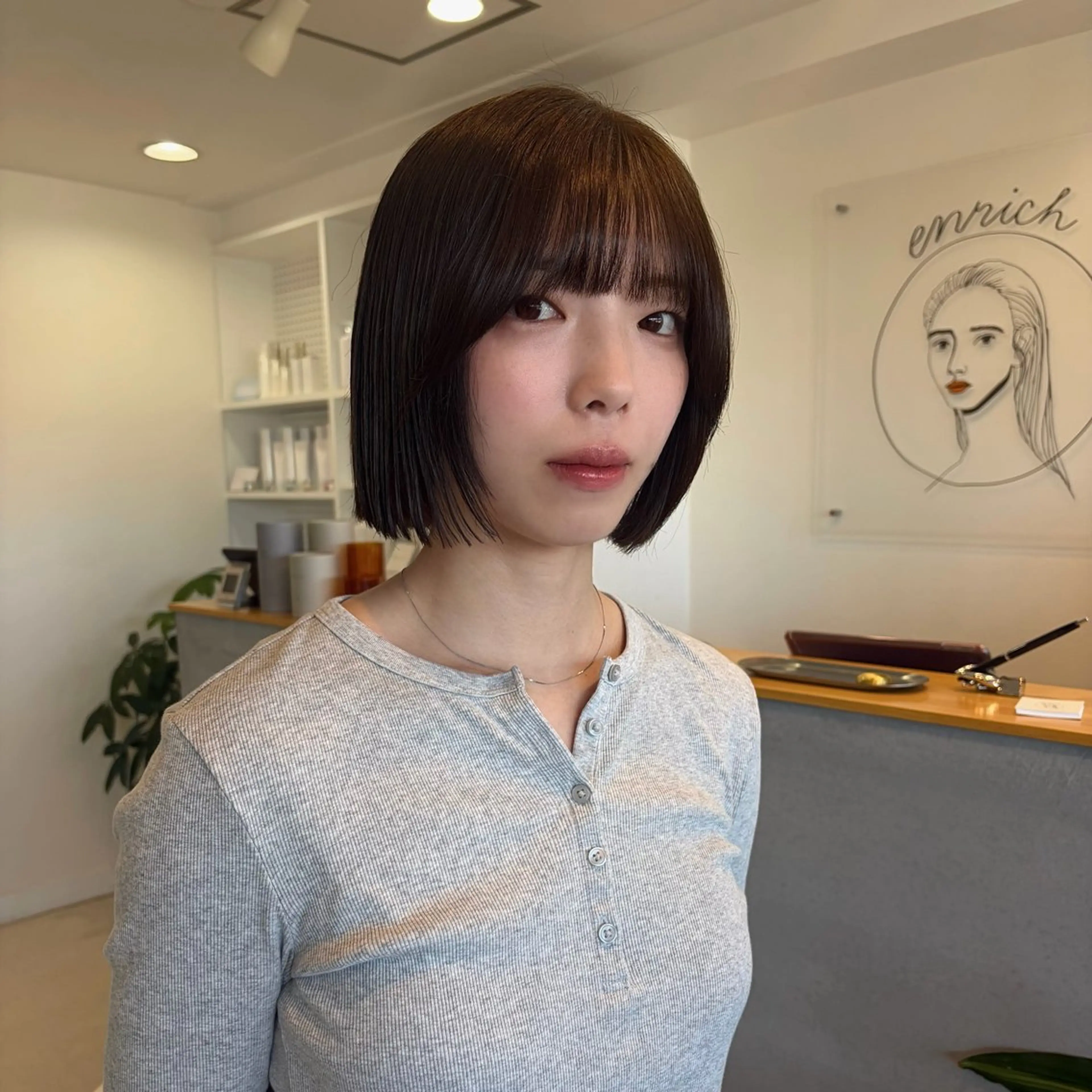 ショート 切りっぱなしボブ ボブ カット ヘアカラー enrich / キタガワ カノンのヘアスタイル