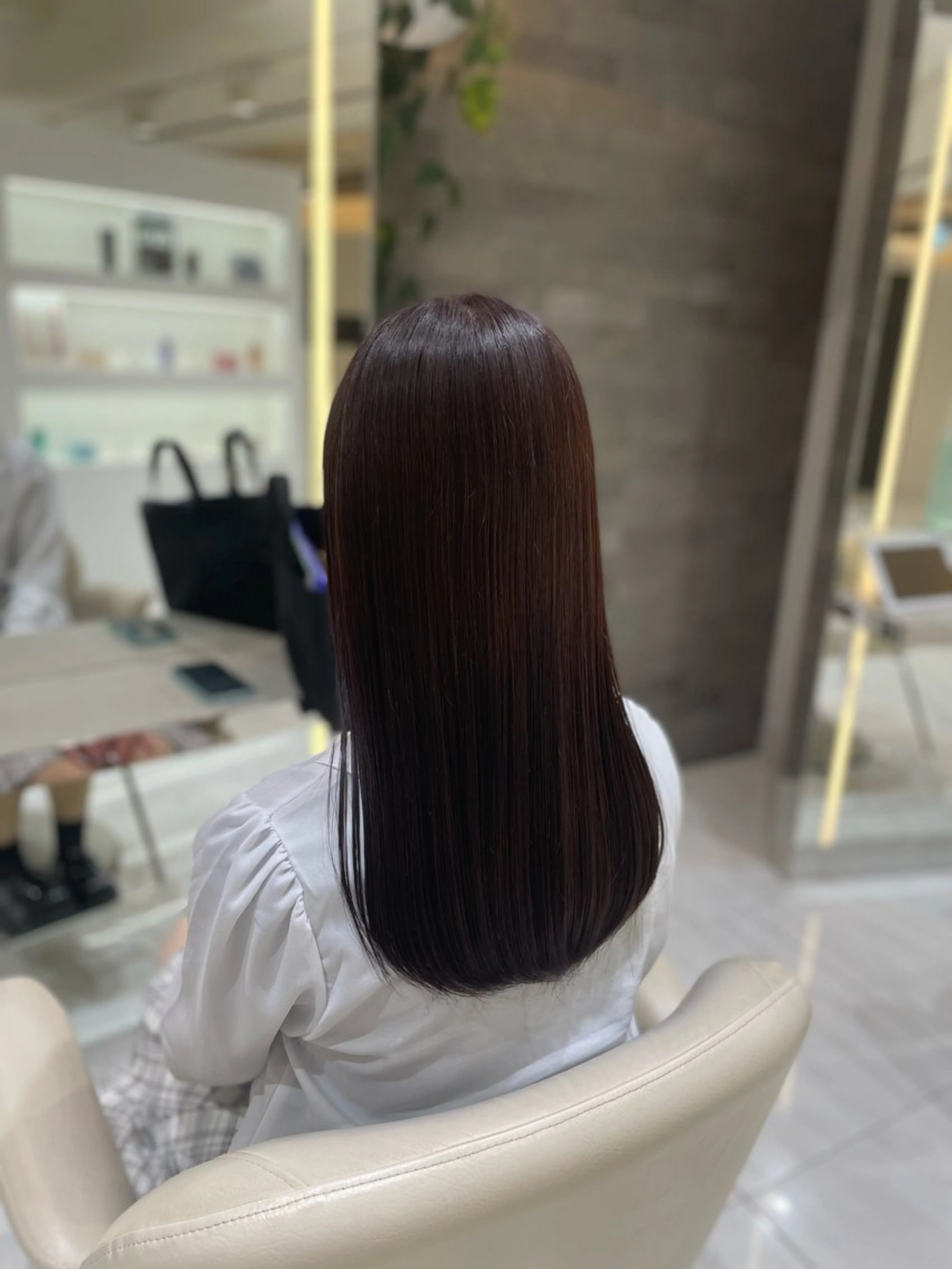 ロング カラー トリートメント 小磯 維織のヘアスタイル