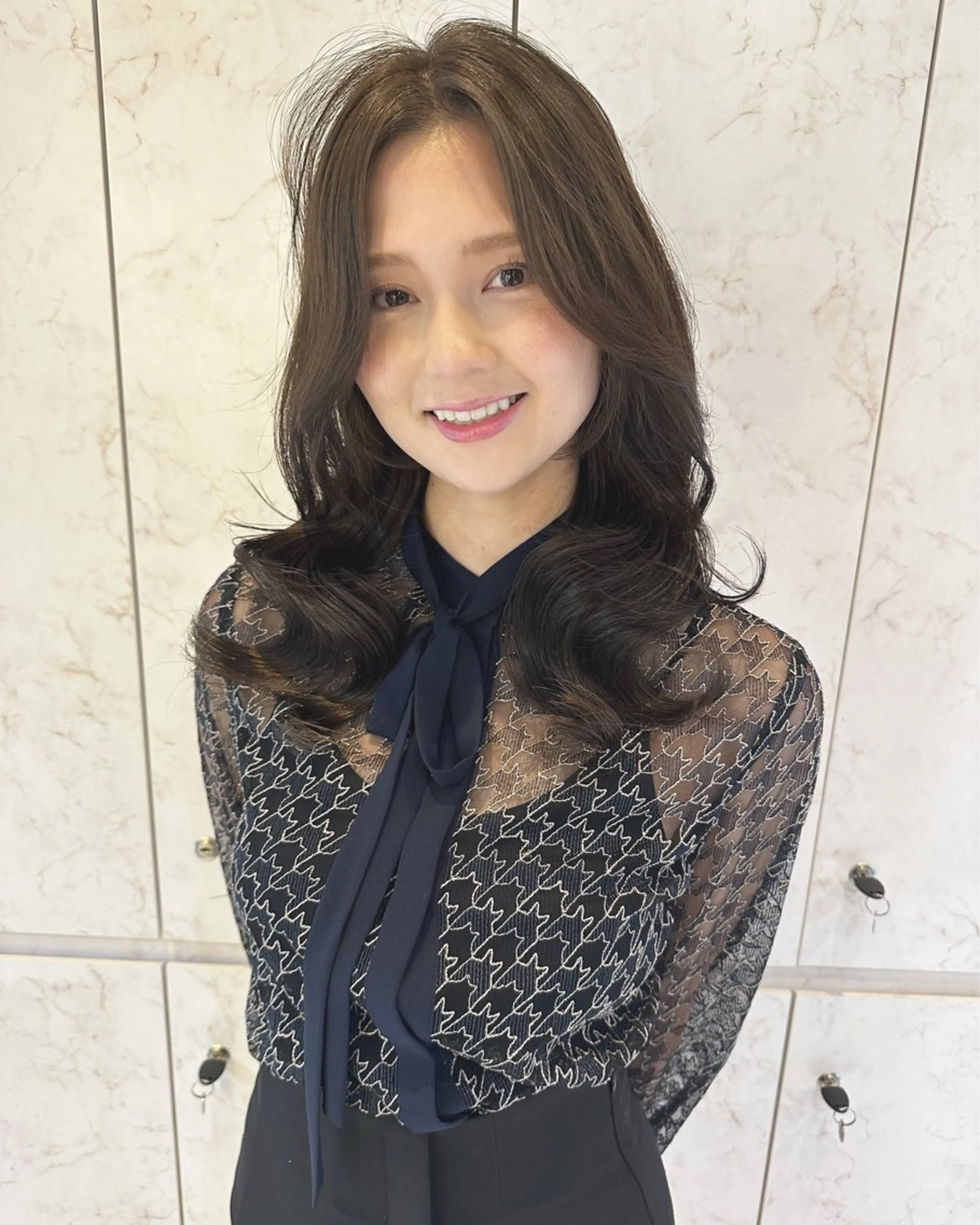 セミロング カラー ヘアアレンジ カット ヘアカラー トリートメント Akane レイヤー/艶カラーのヘアスタイル