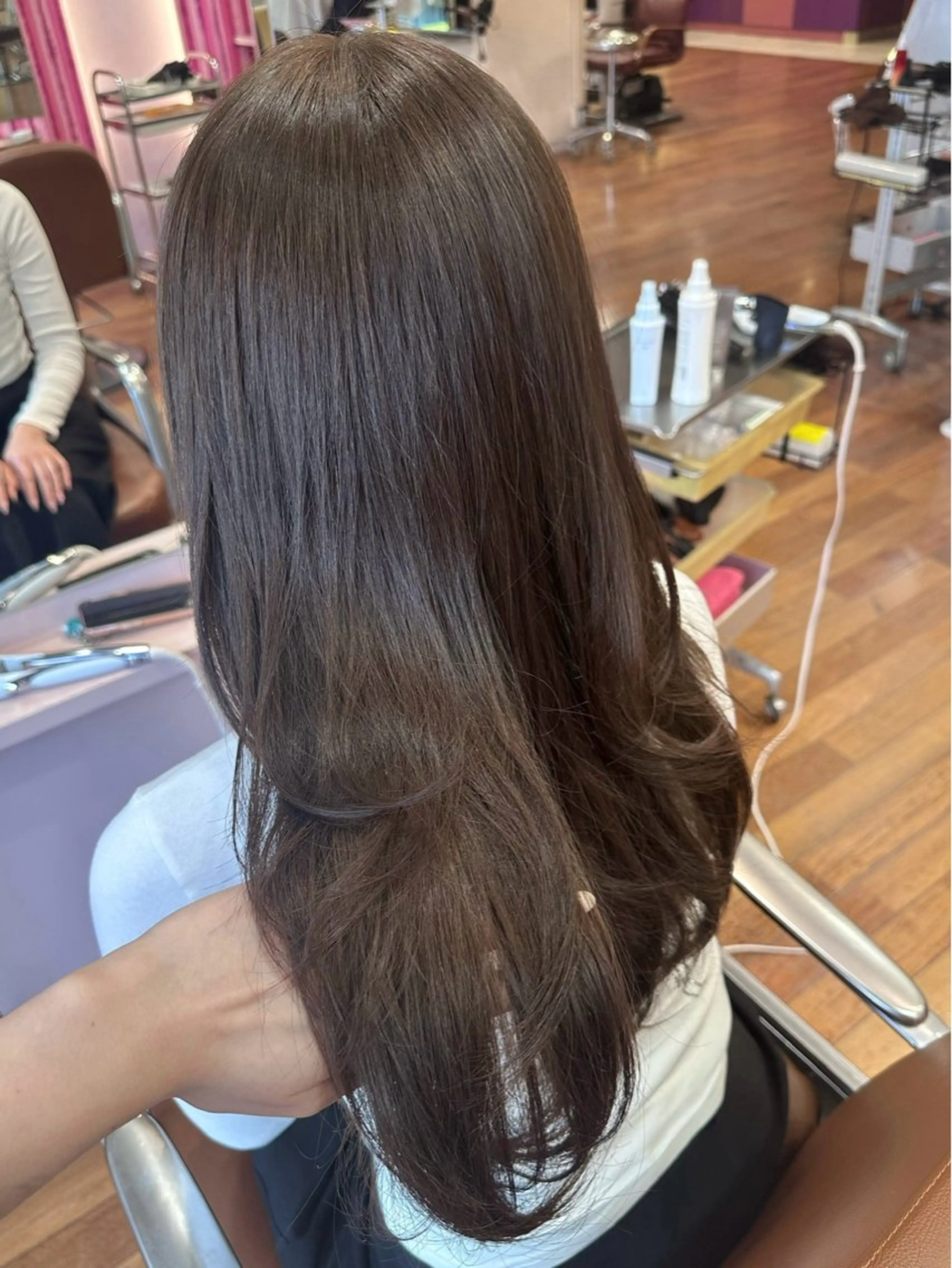 ロング ヘアカラー 'axis hinaのヘアスタイル